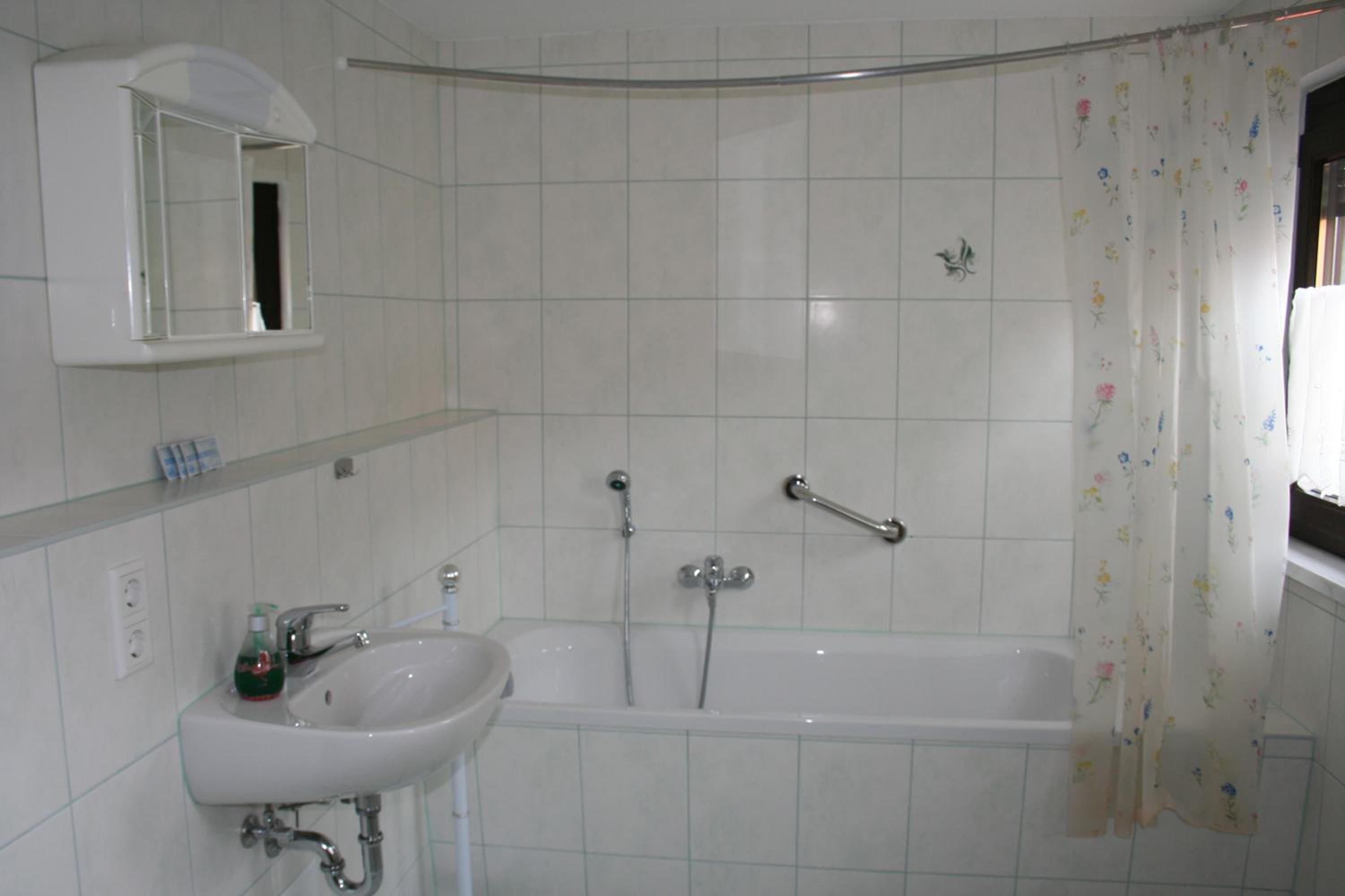 Deluxe Double Room with Shower - Photo 24