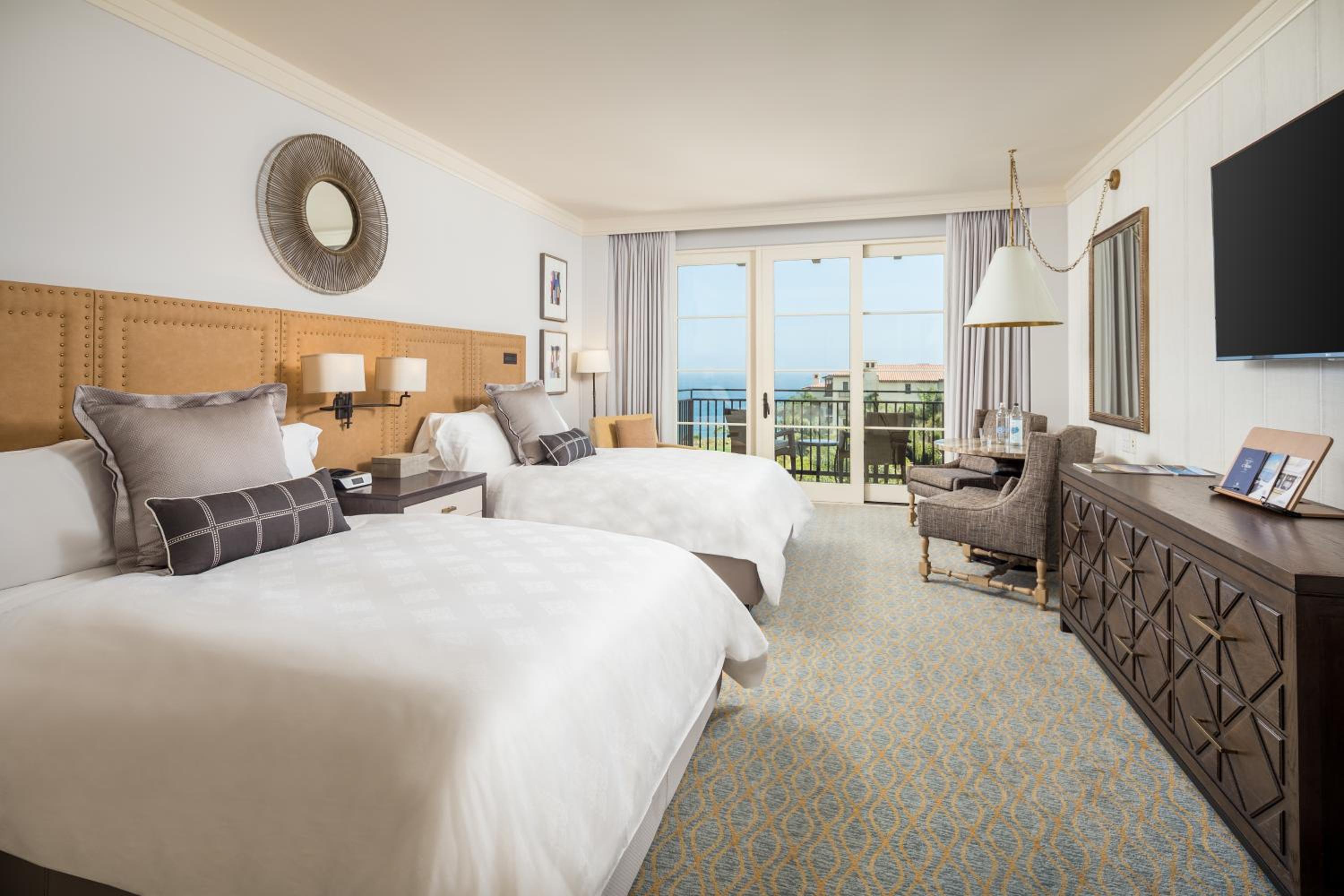 Double Room with Two Double Beds with Ocean View - Photo 5
