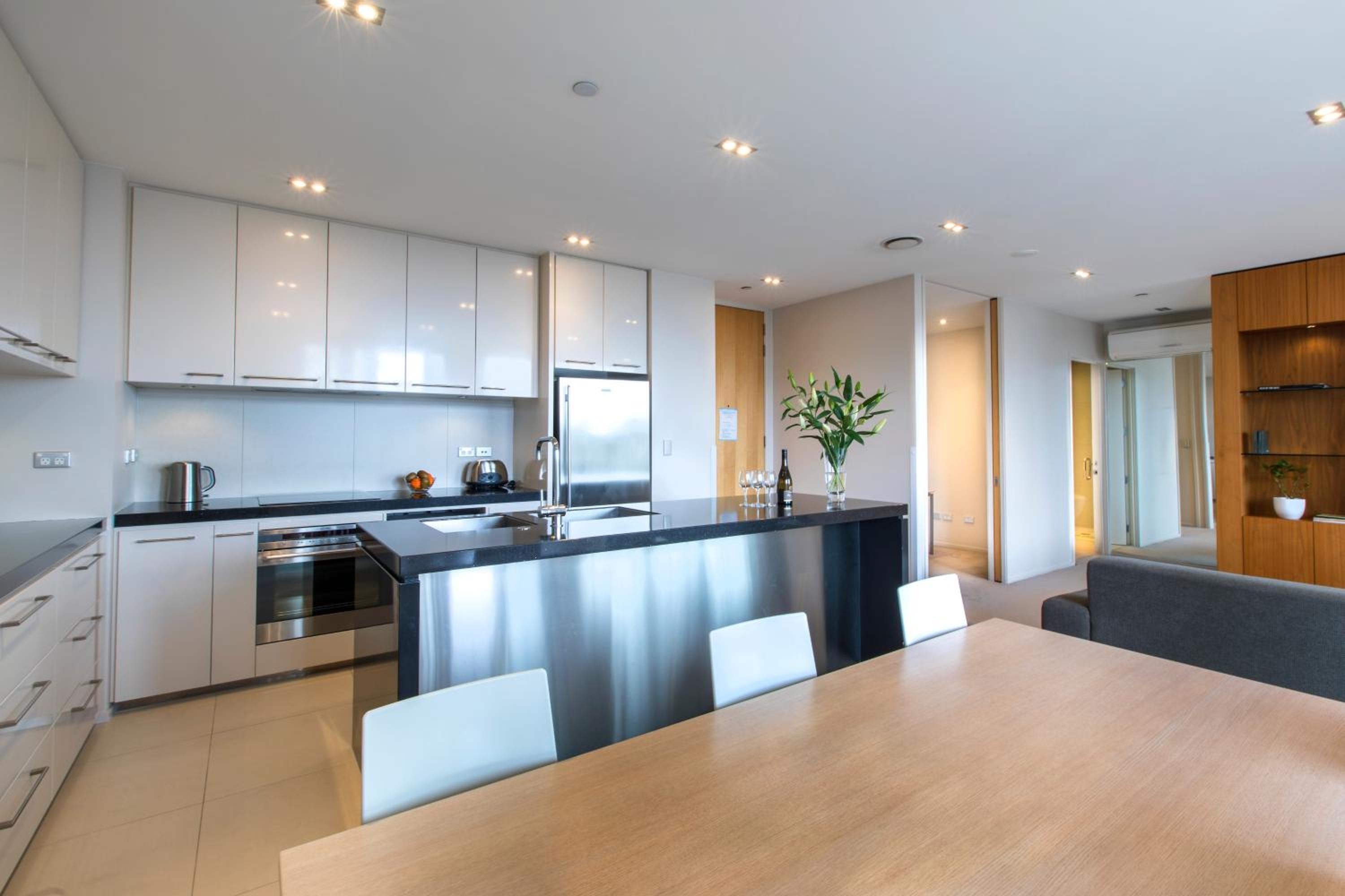 Two-Bedroom Apartment - Penthouse - Photo 2