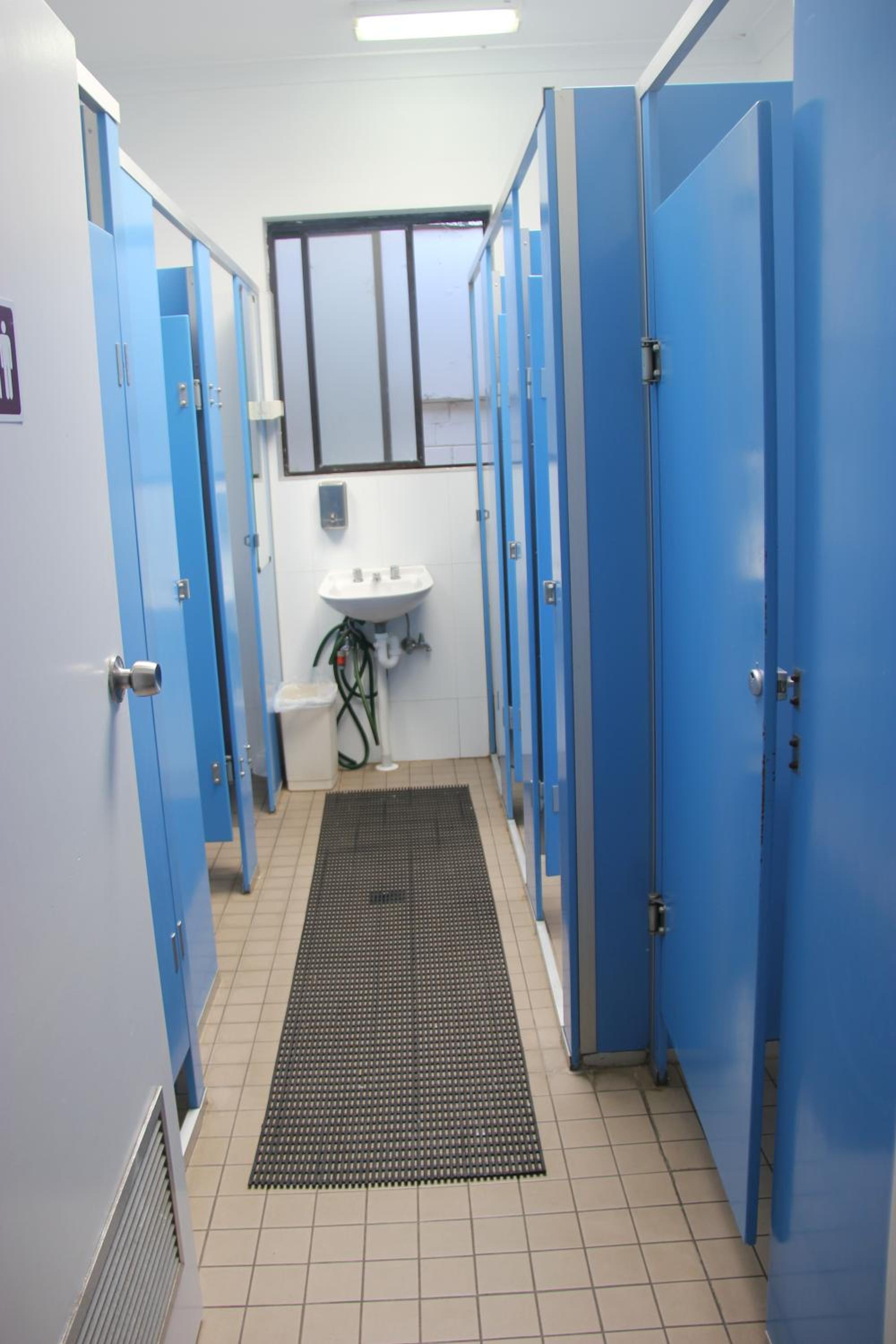 Double Room Share Bathroom photo 3