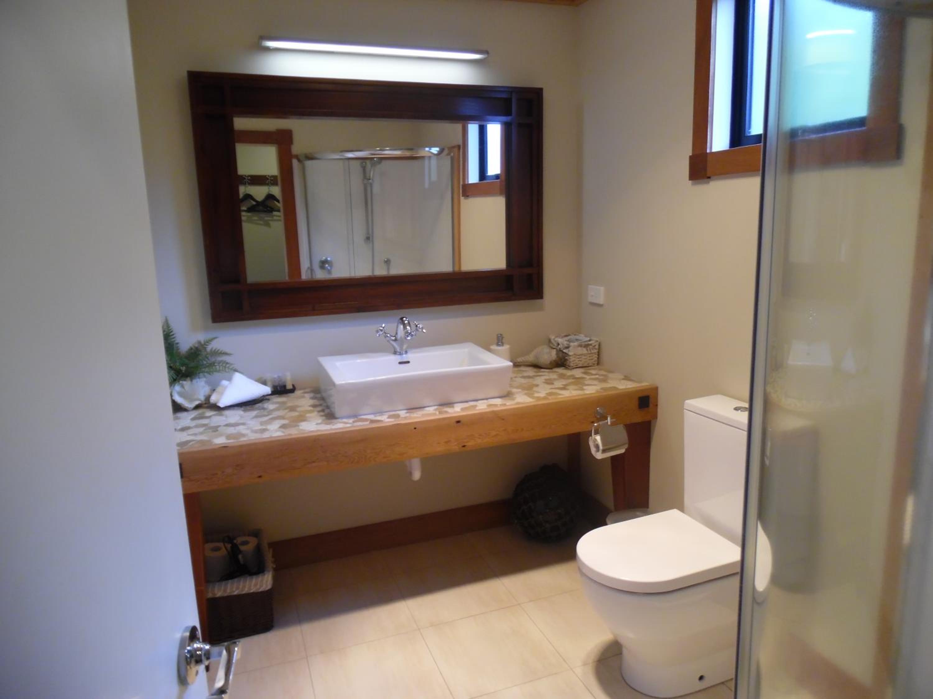 Bali Queen Suite - Photo 12