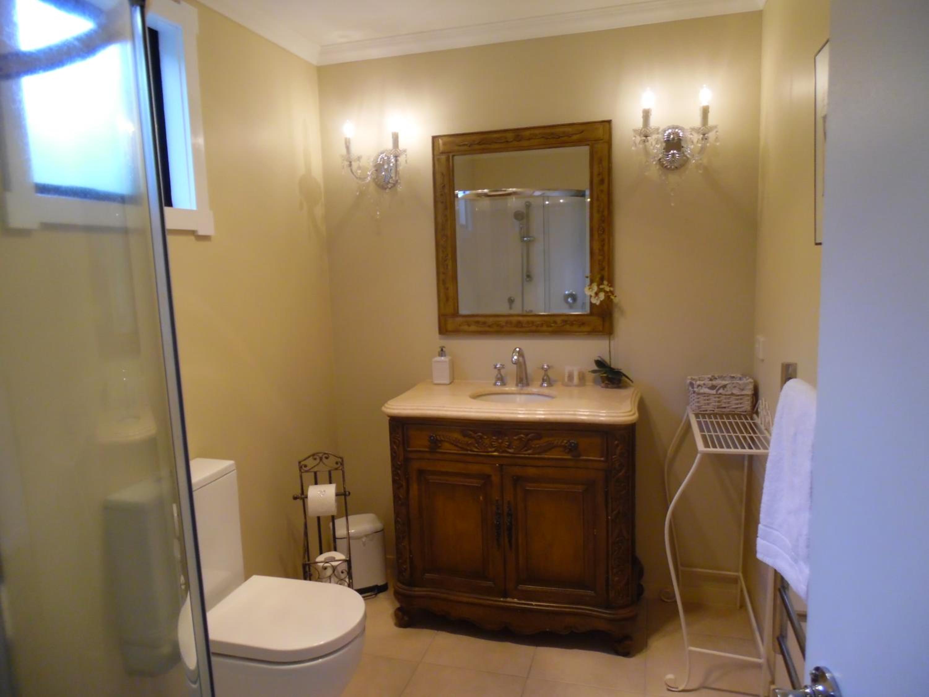 Acacia Queen Suite - Photo 5
