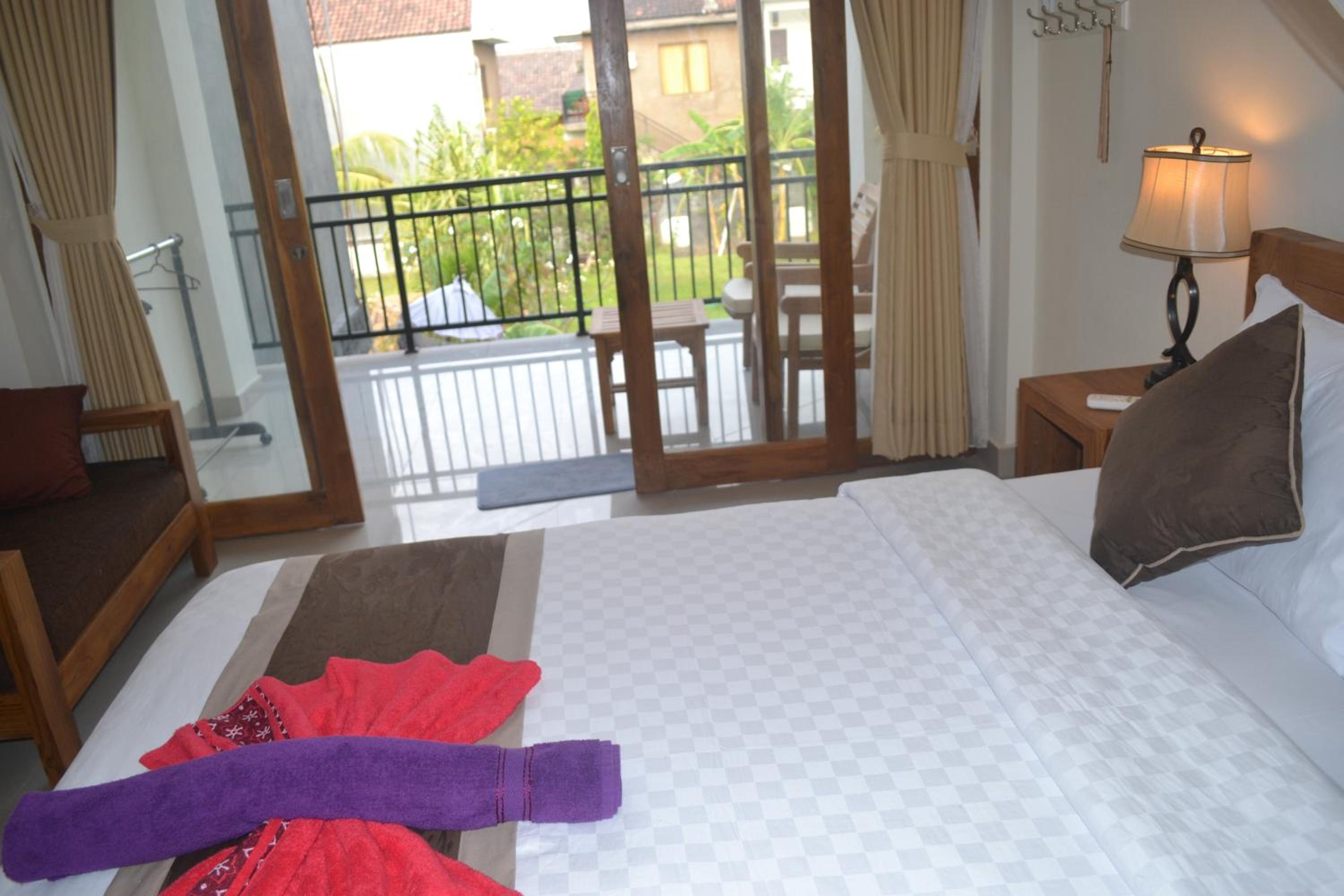 Deluxe Double Room with Balcony - Photo 4