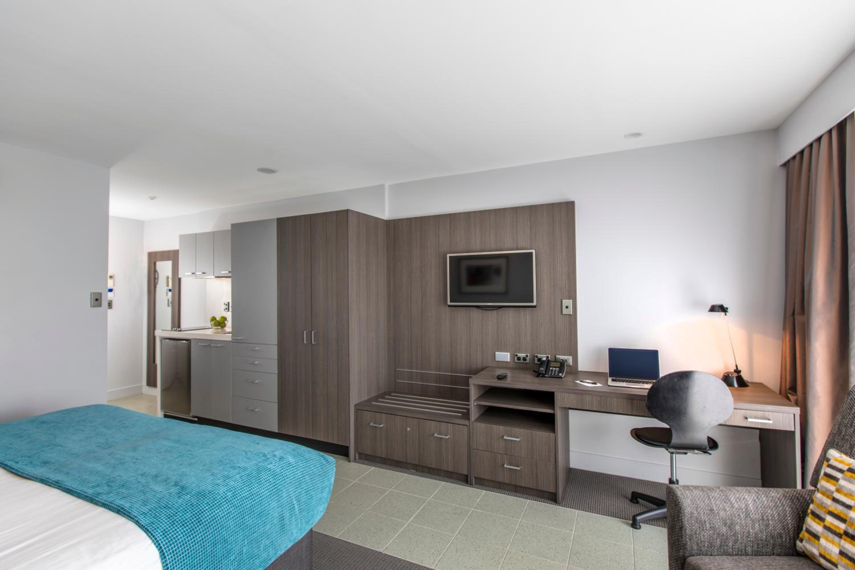Studio Apartment - Photo 3