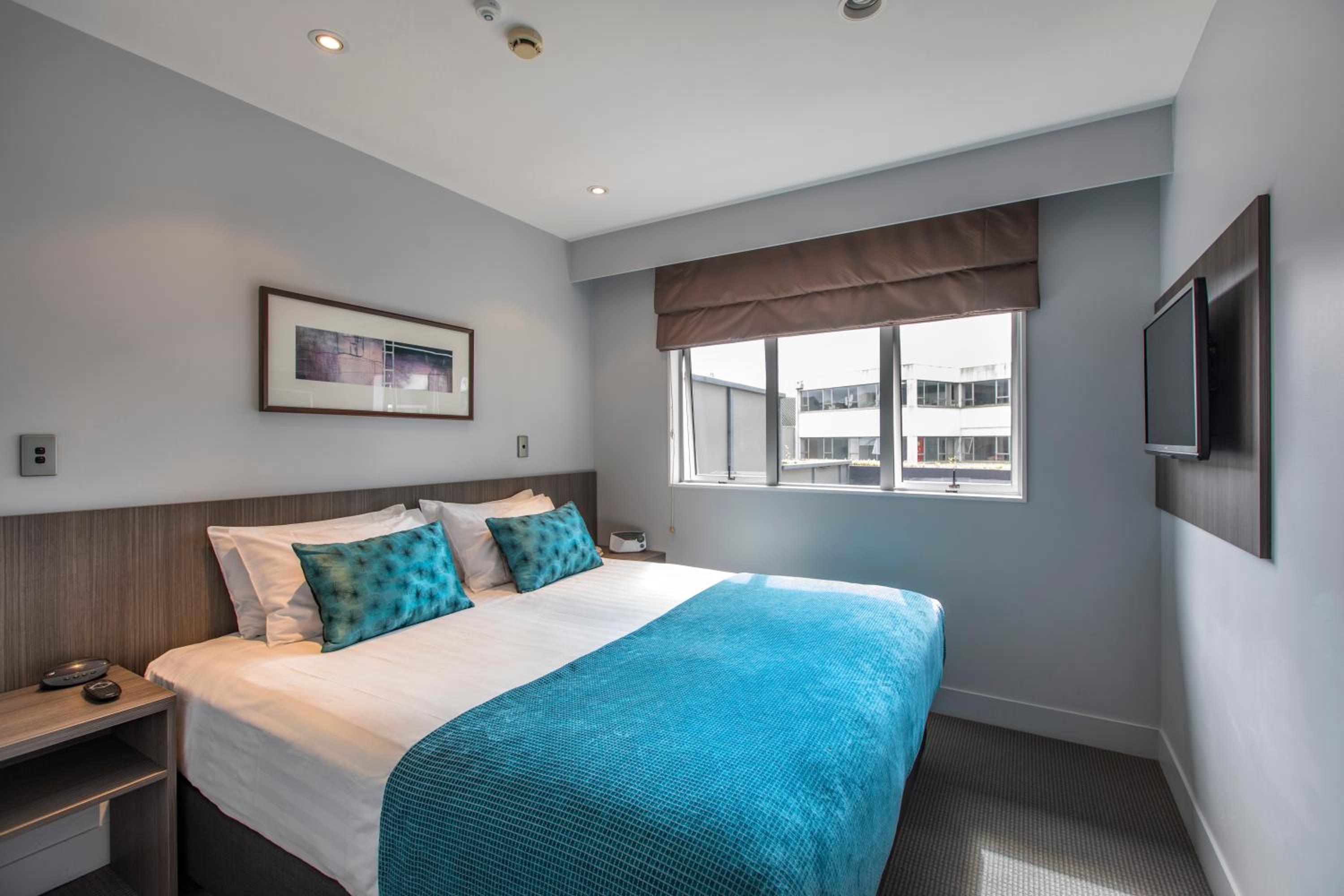 One-Bedroom Apartment - Photo 1