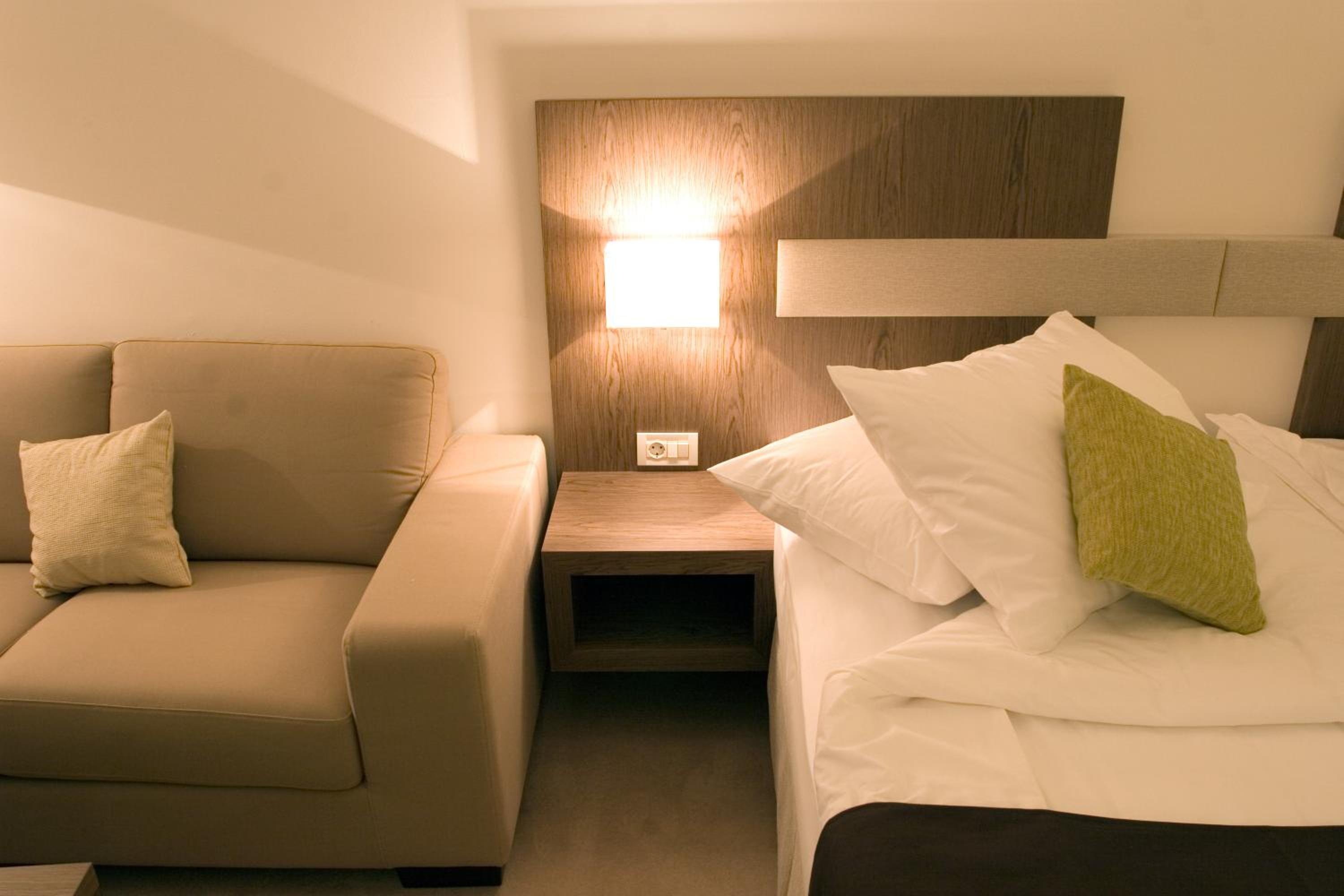 Superior Double Room with Balcony with Park View - Photo 7