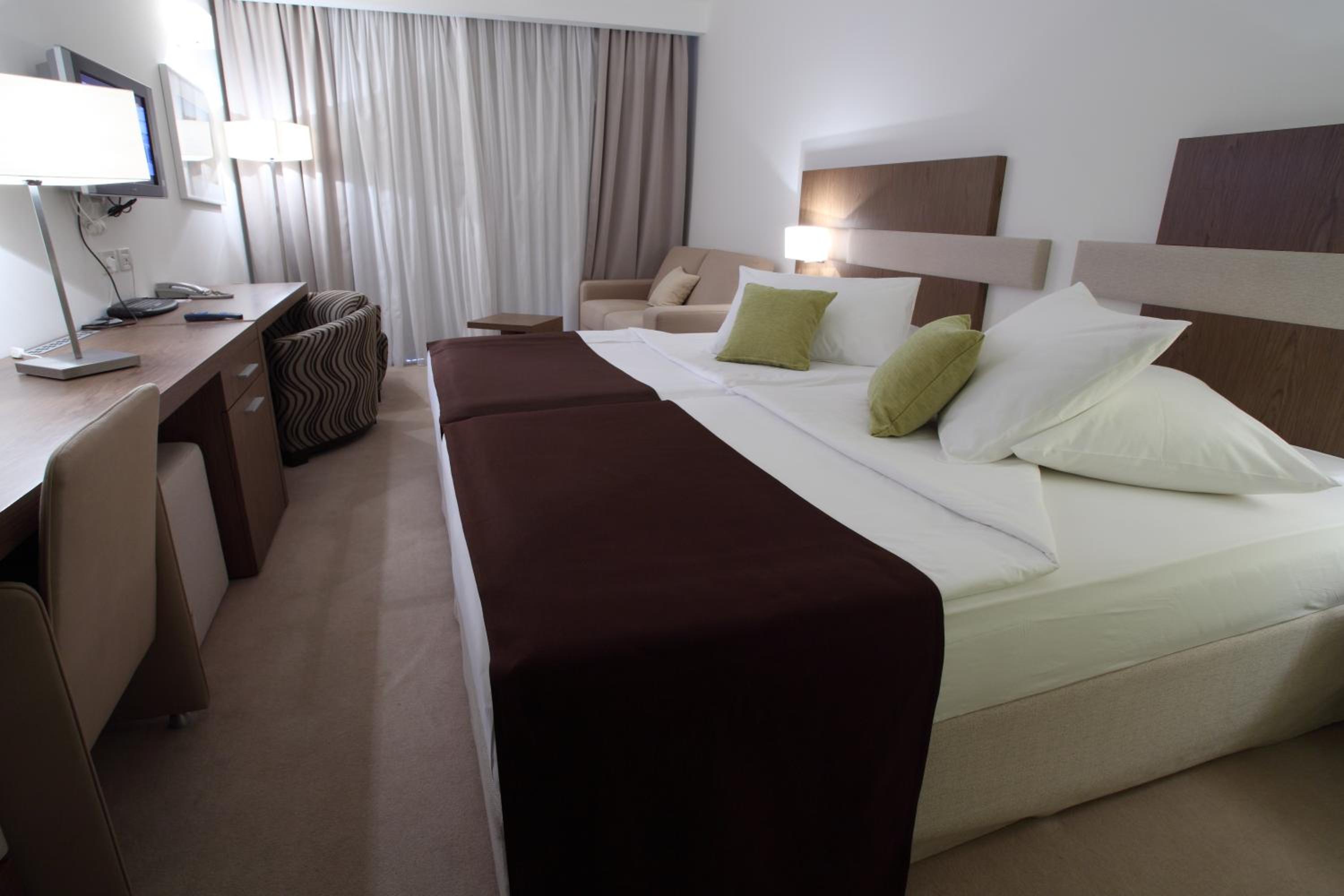 Superior Double Room with Balcony with Sea View - Photo 2