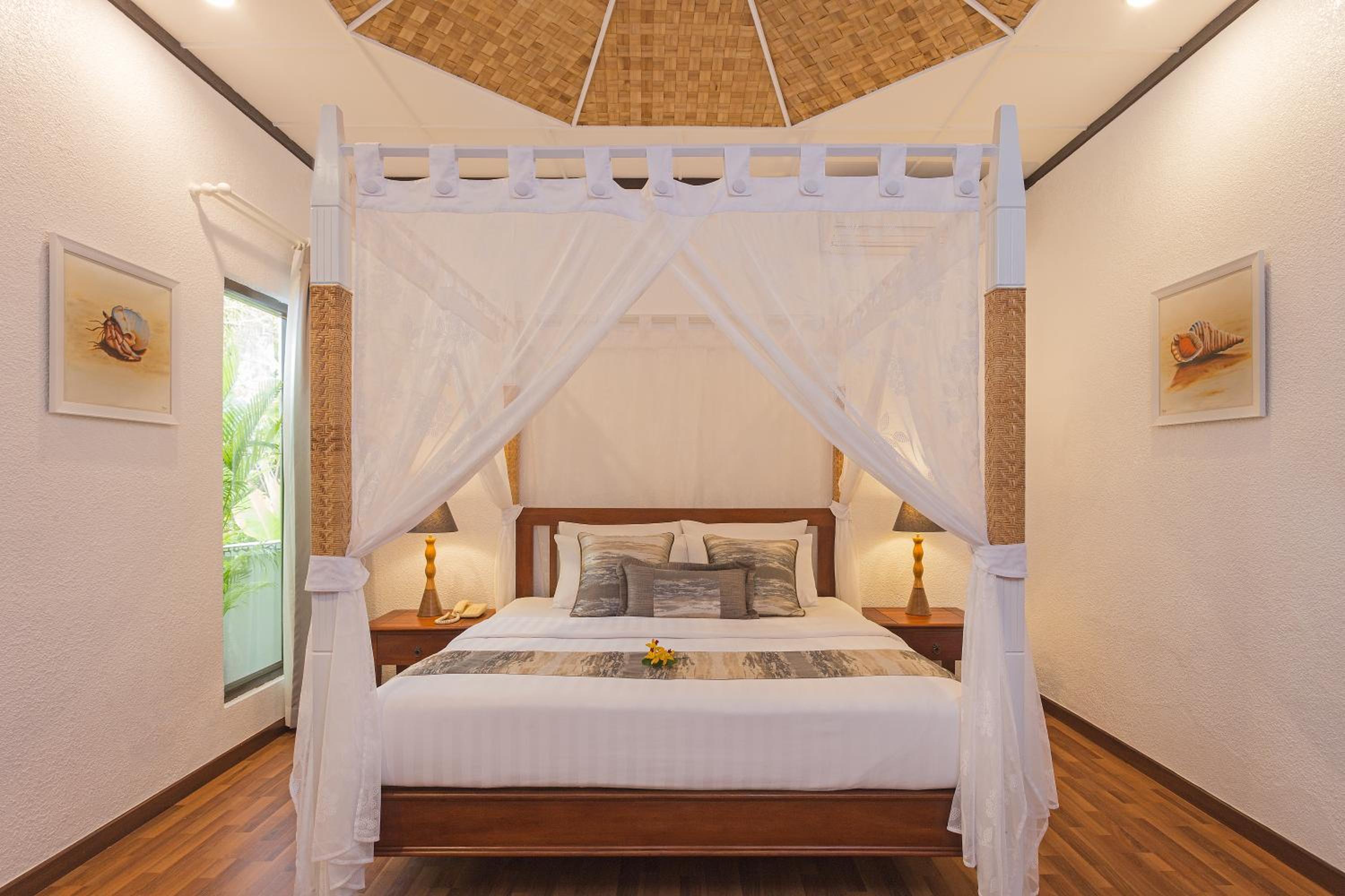 Deluxe Beachfront Room 