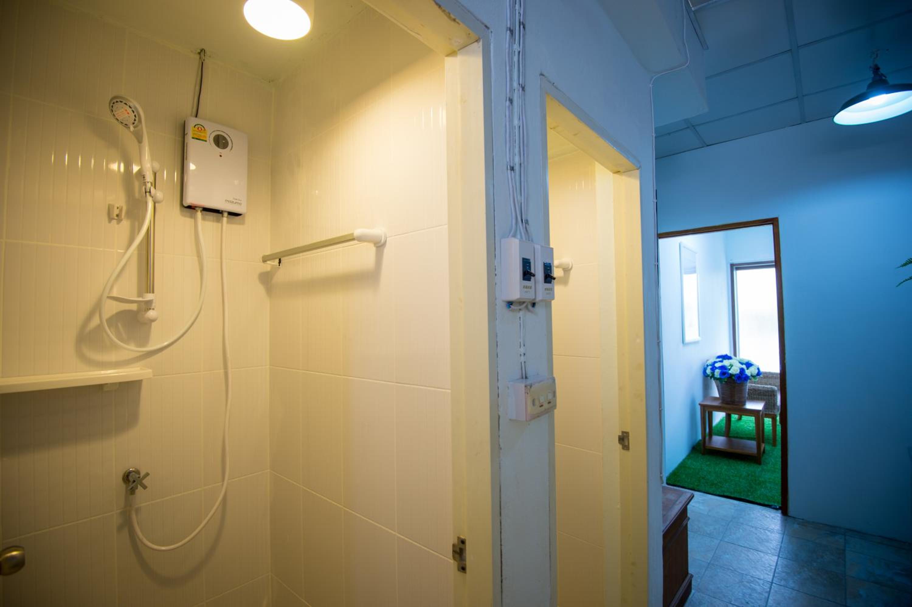 Double Room with Private External Bathroom photo 2