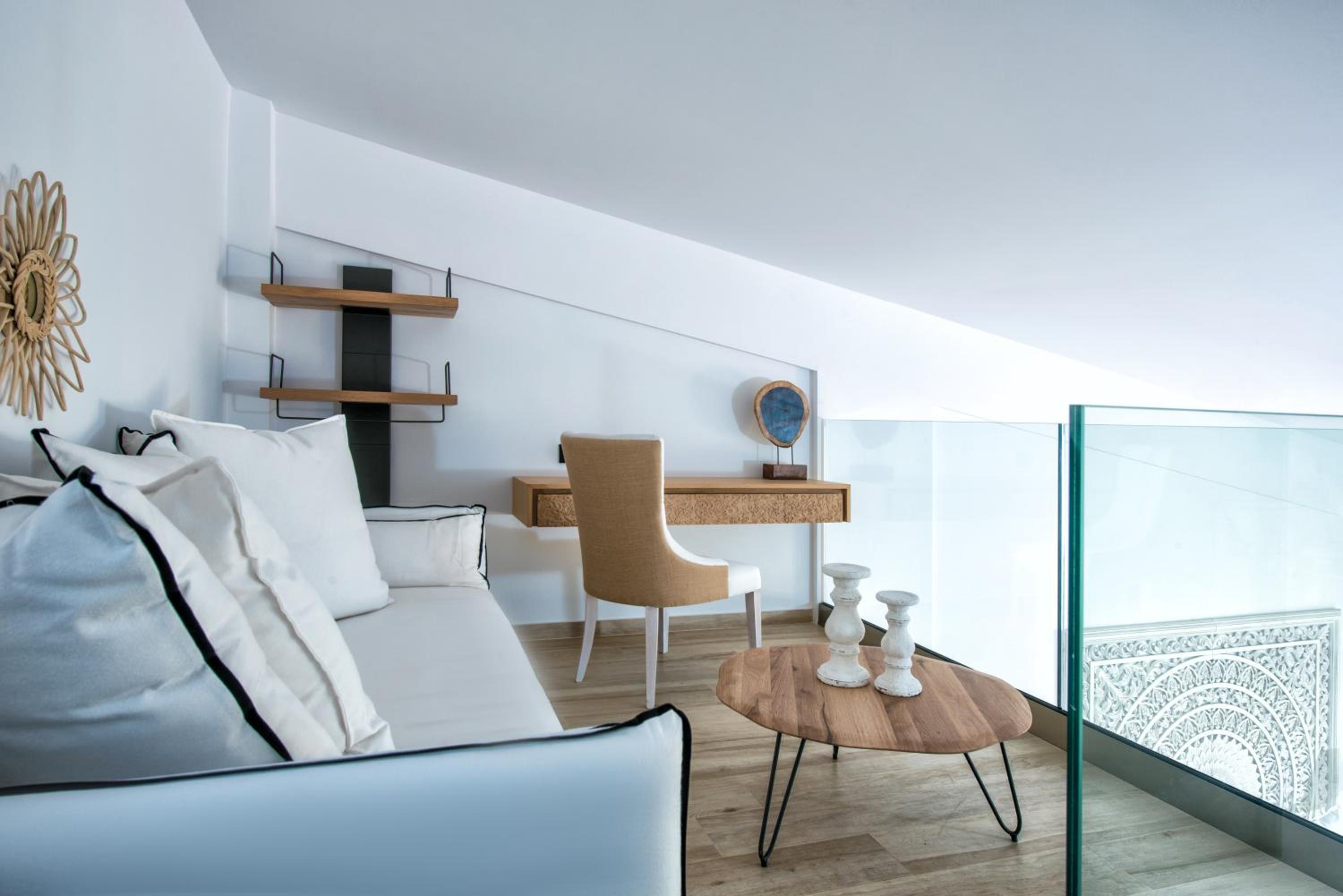 Loft Luxury Guestroom with Private Pool - Sea Front thumbnail 5