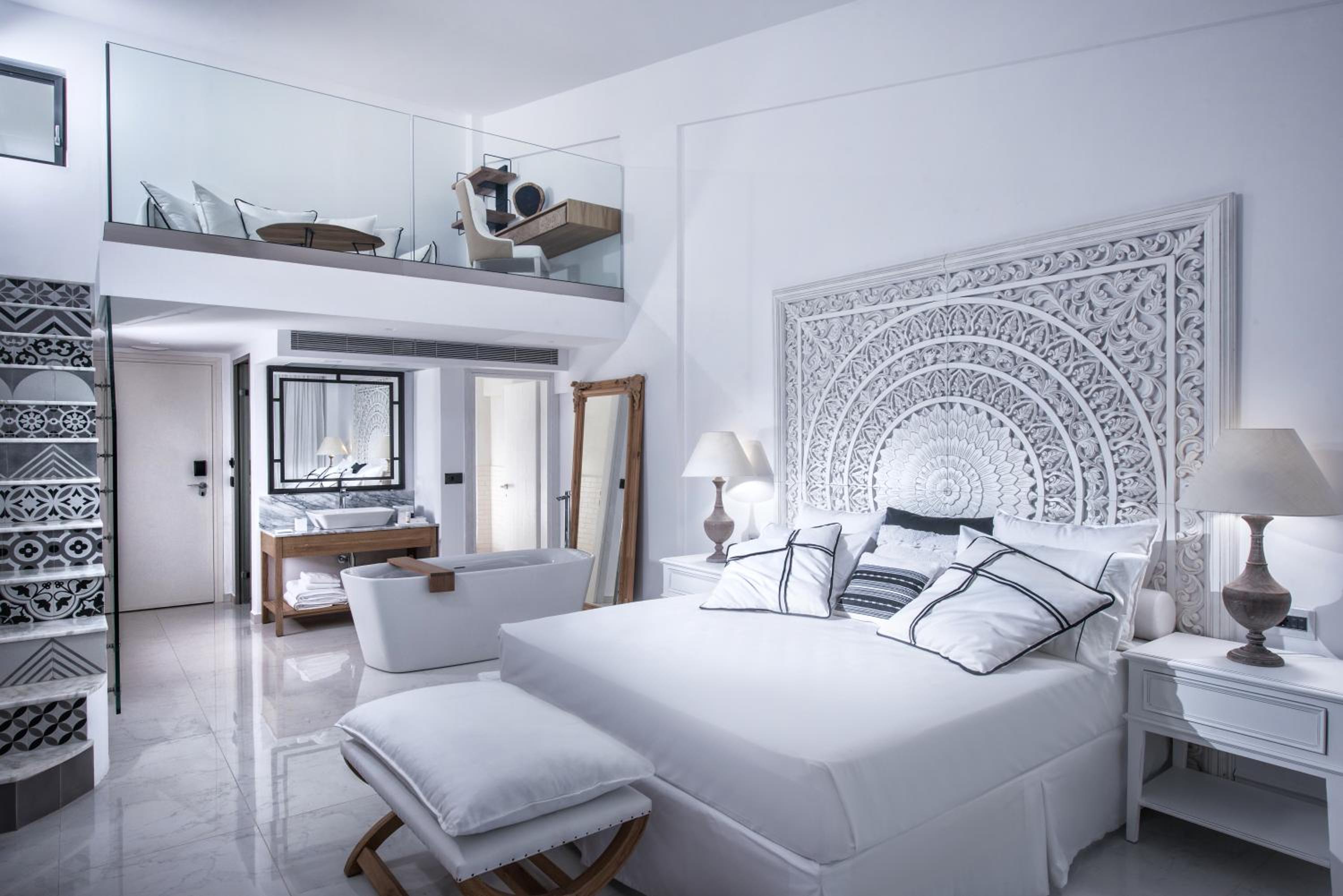 Loft Luxury Guestroom with Private Pool - Sea Front thumbnail 6