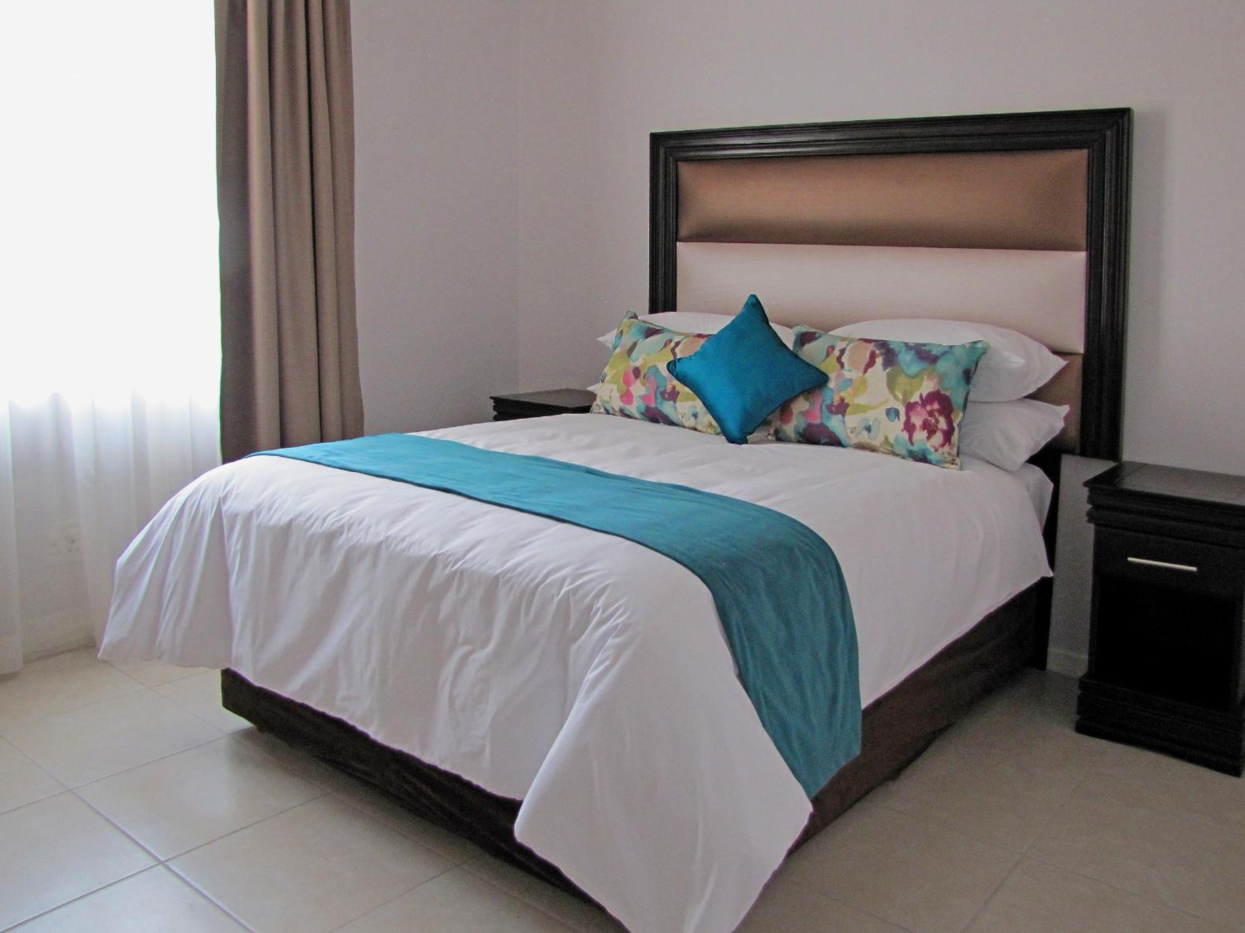 Two-Bedroom Apartment with Balcony photo 2