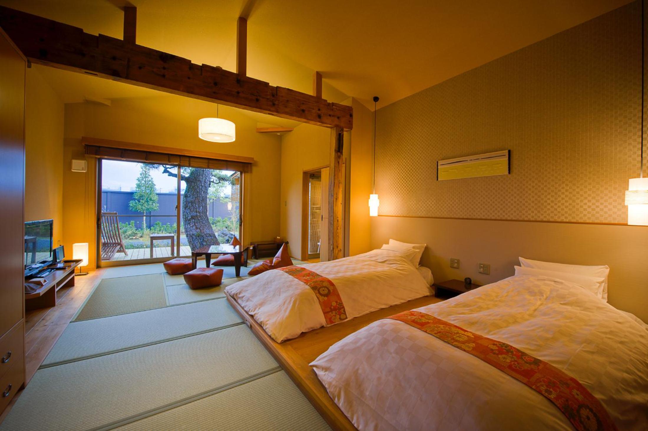 Standard Room with Tatami Area with Open-Air Bath and Garden View photo 1