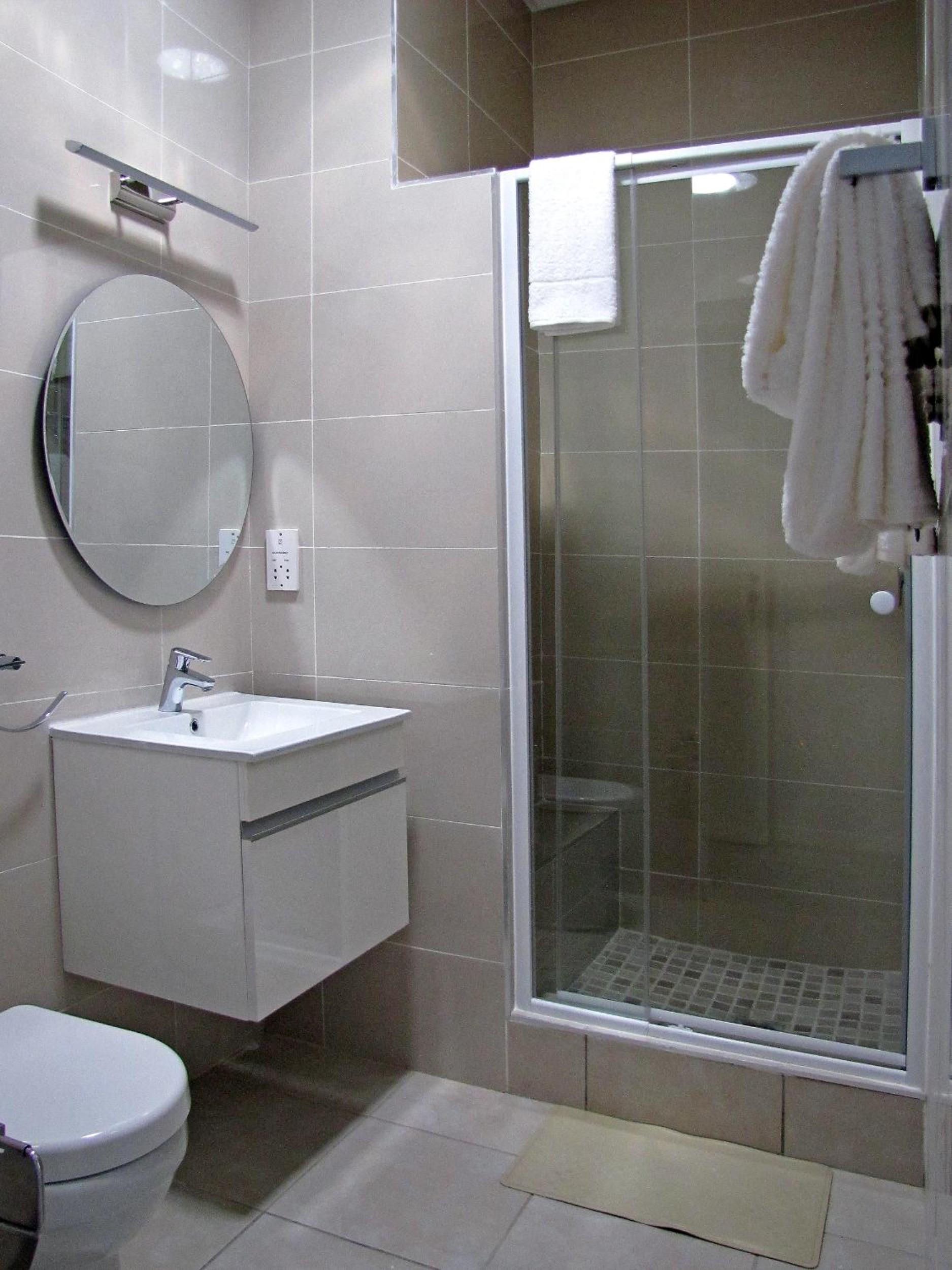 Two-Bedroom Apartment with Balcony photo 3