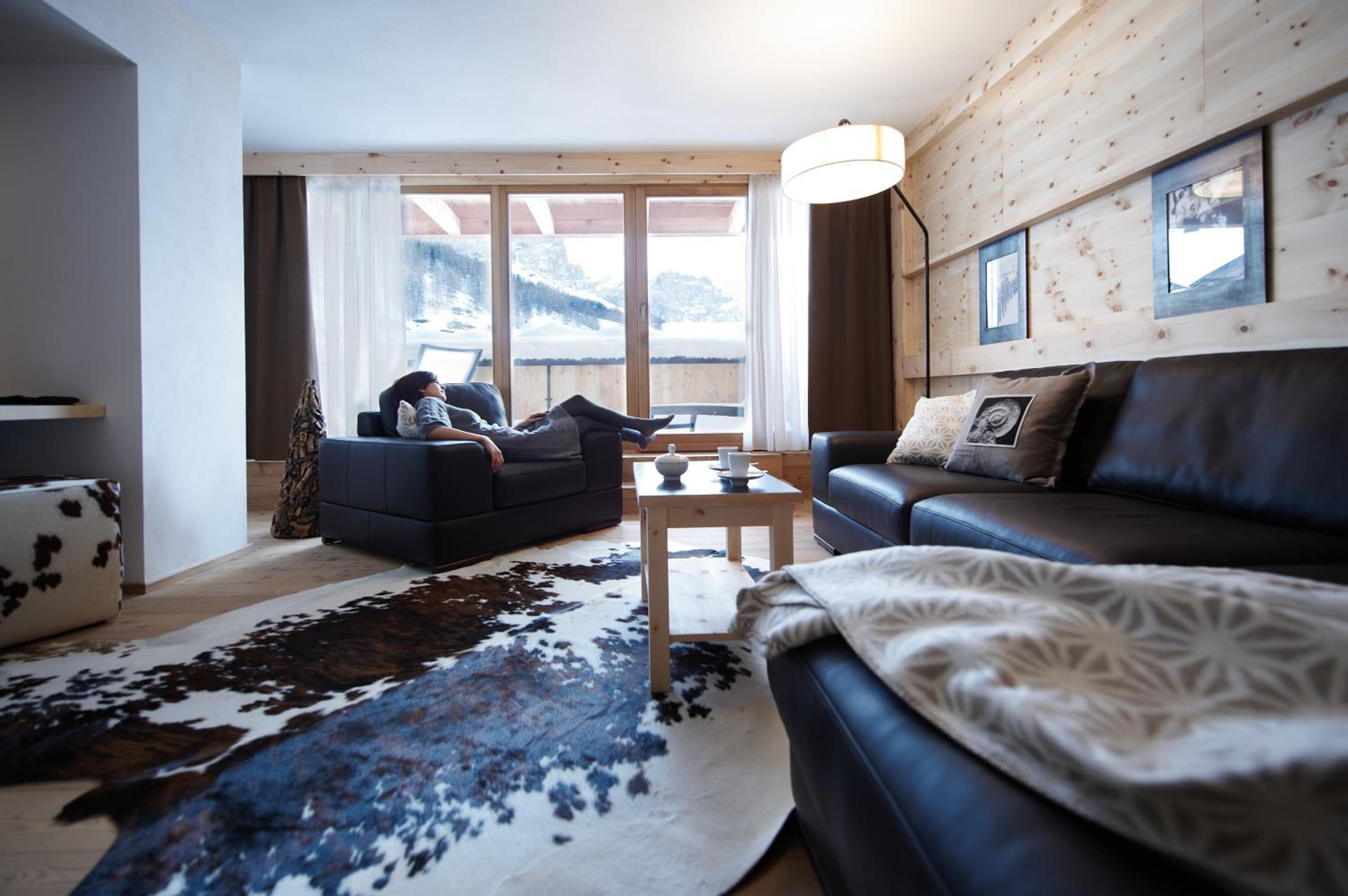 Deluxe Two-Bedroom Suite (4 Adults) - Photo 1