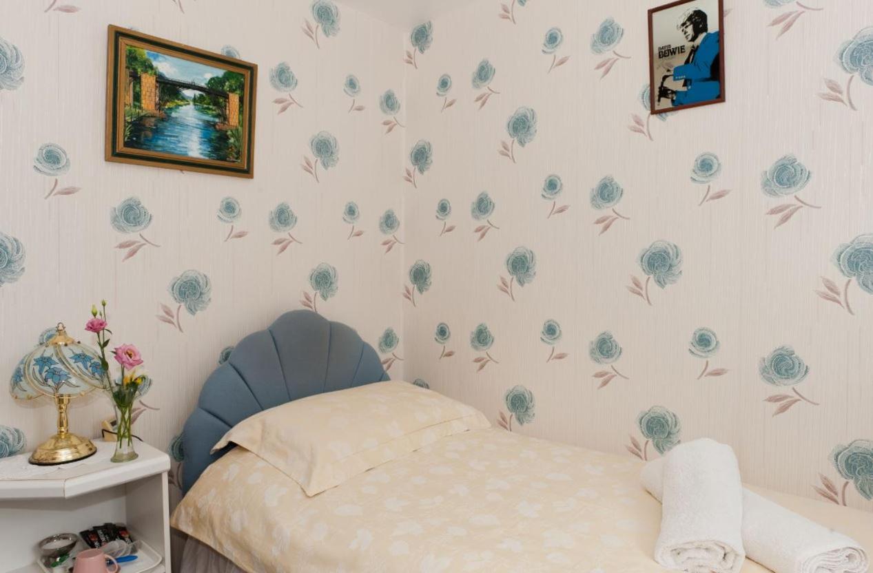 Single Room with Shared Bathroom photo 2