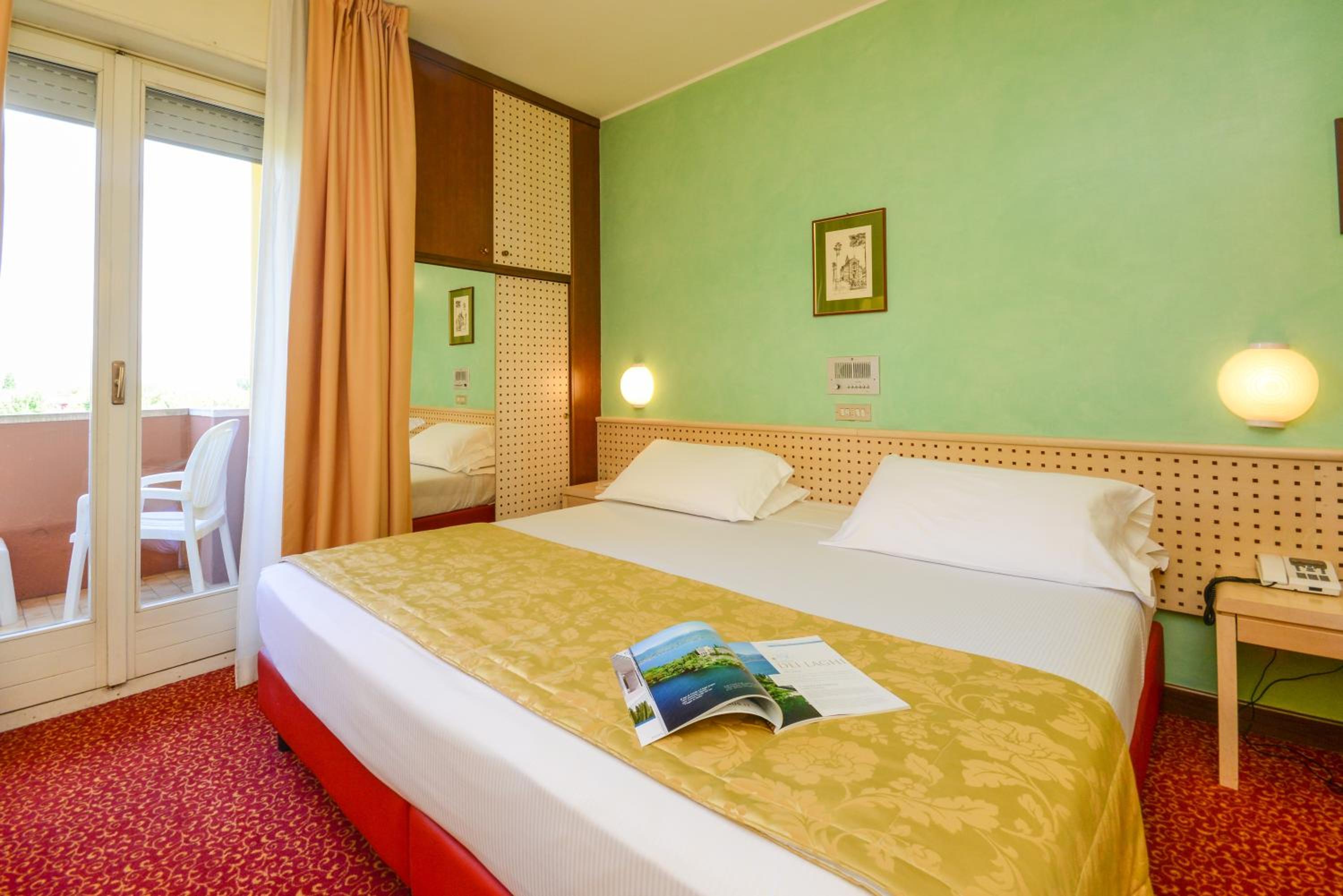 Standard Double Room - Photo 7