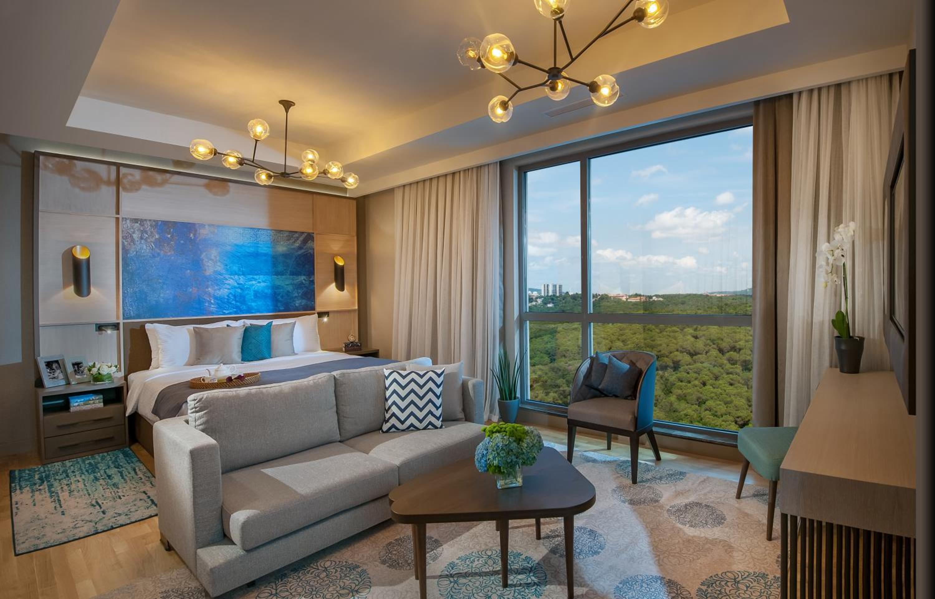 Four-Bedroom Executive Apartment photo 3