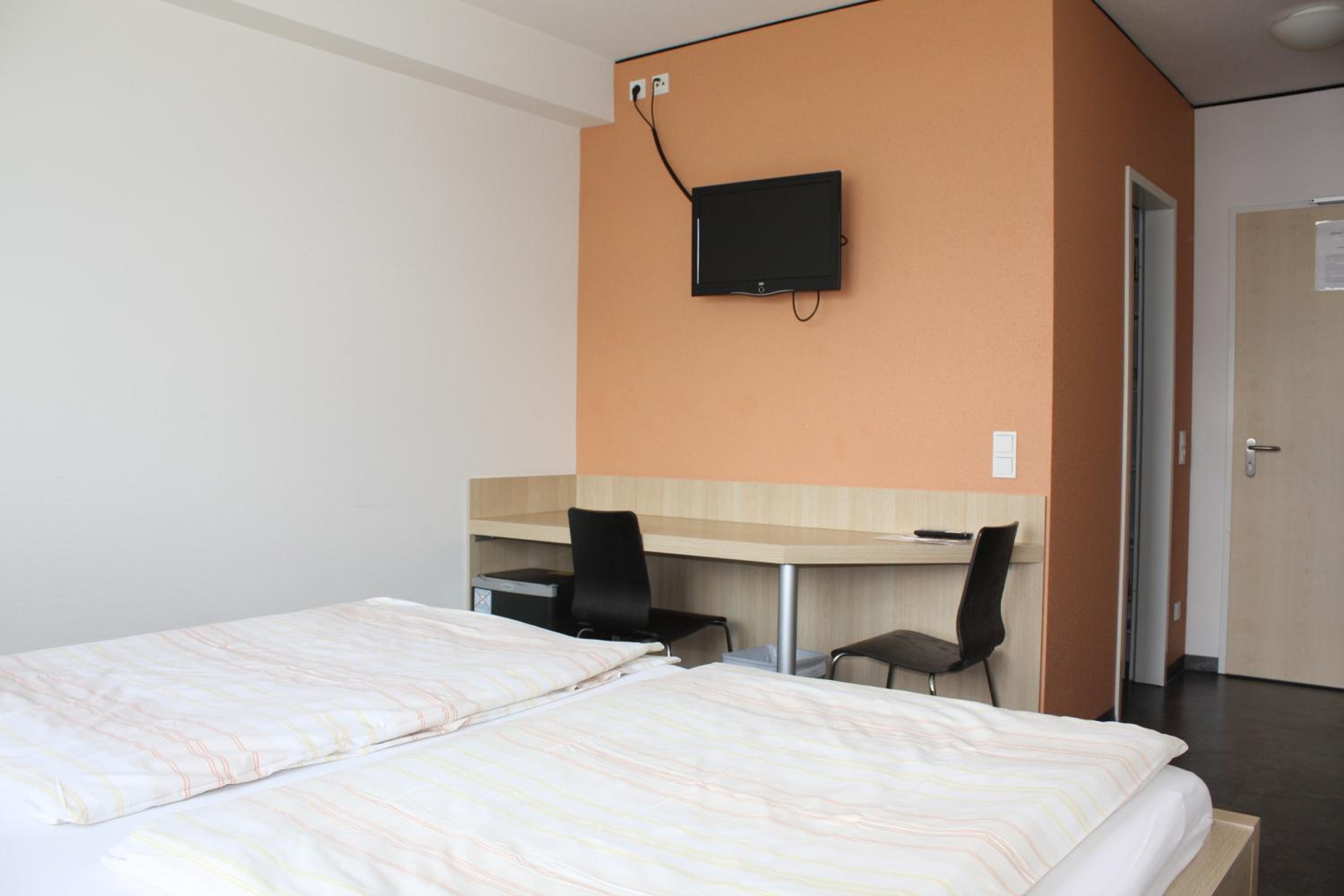Double or Twin Room - Photo 6