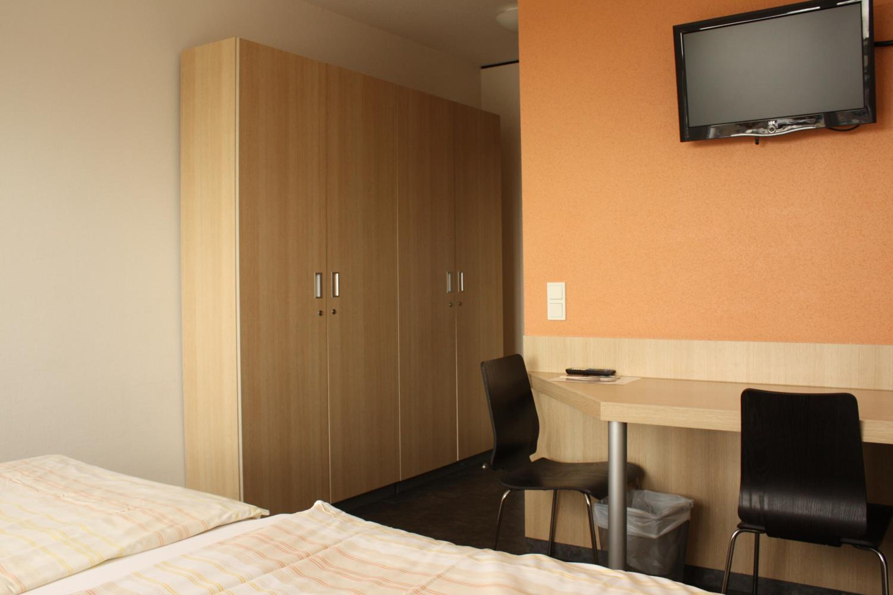 Double or Twin Room - Photo 5