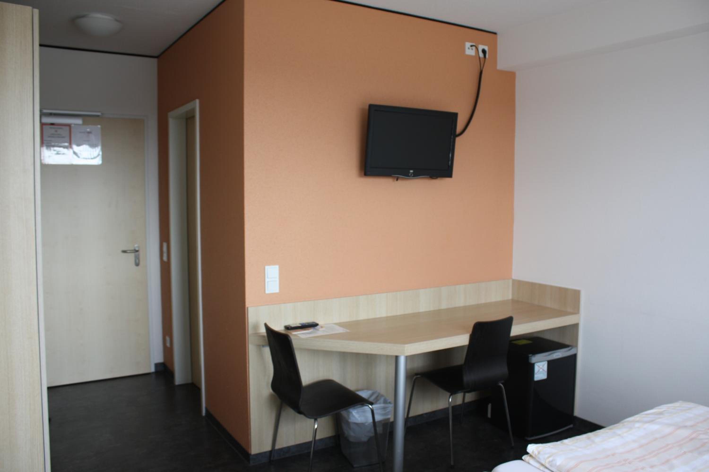 Double or Twin Room - Photo 4
