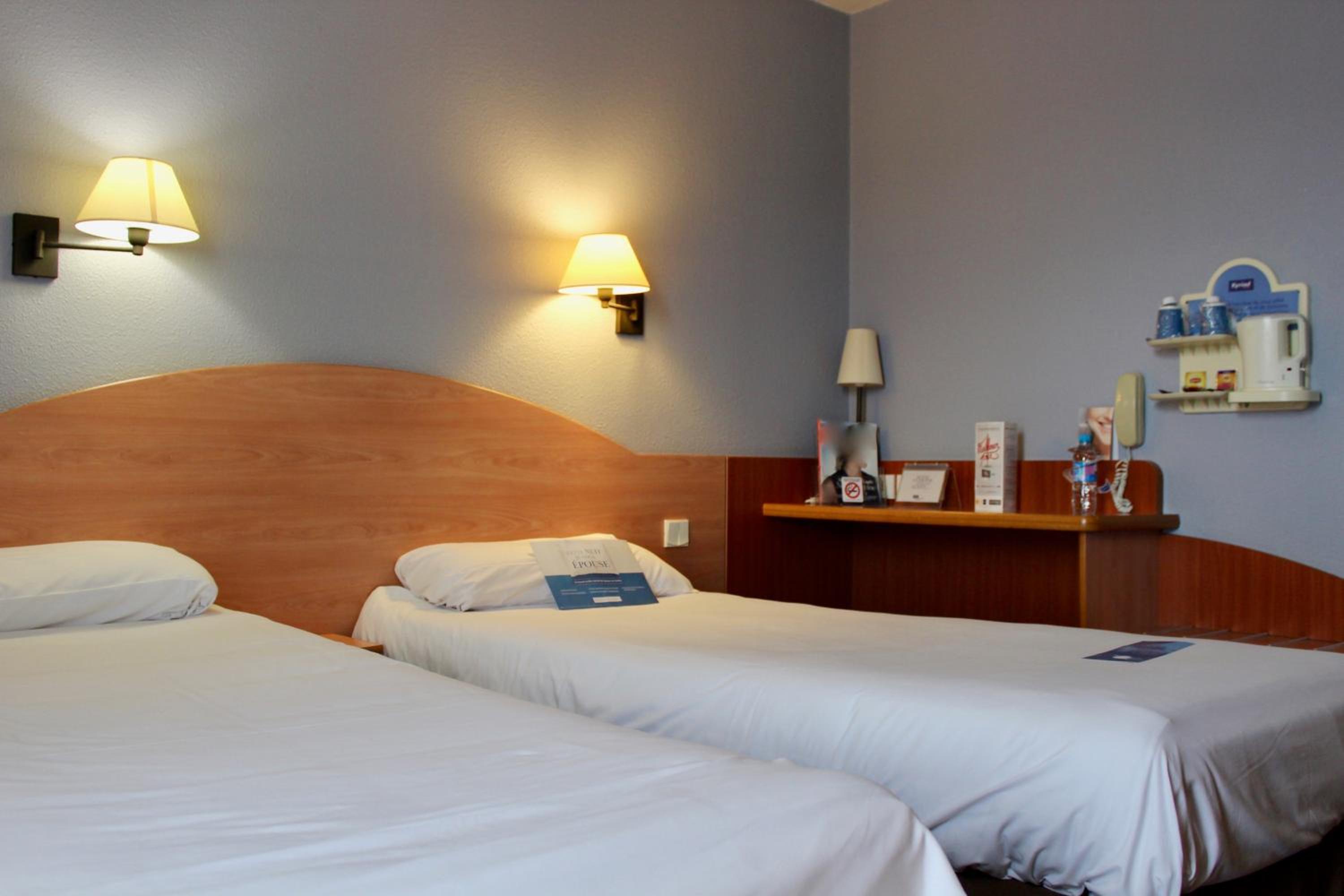 Twin Room - Photo 6