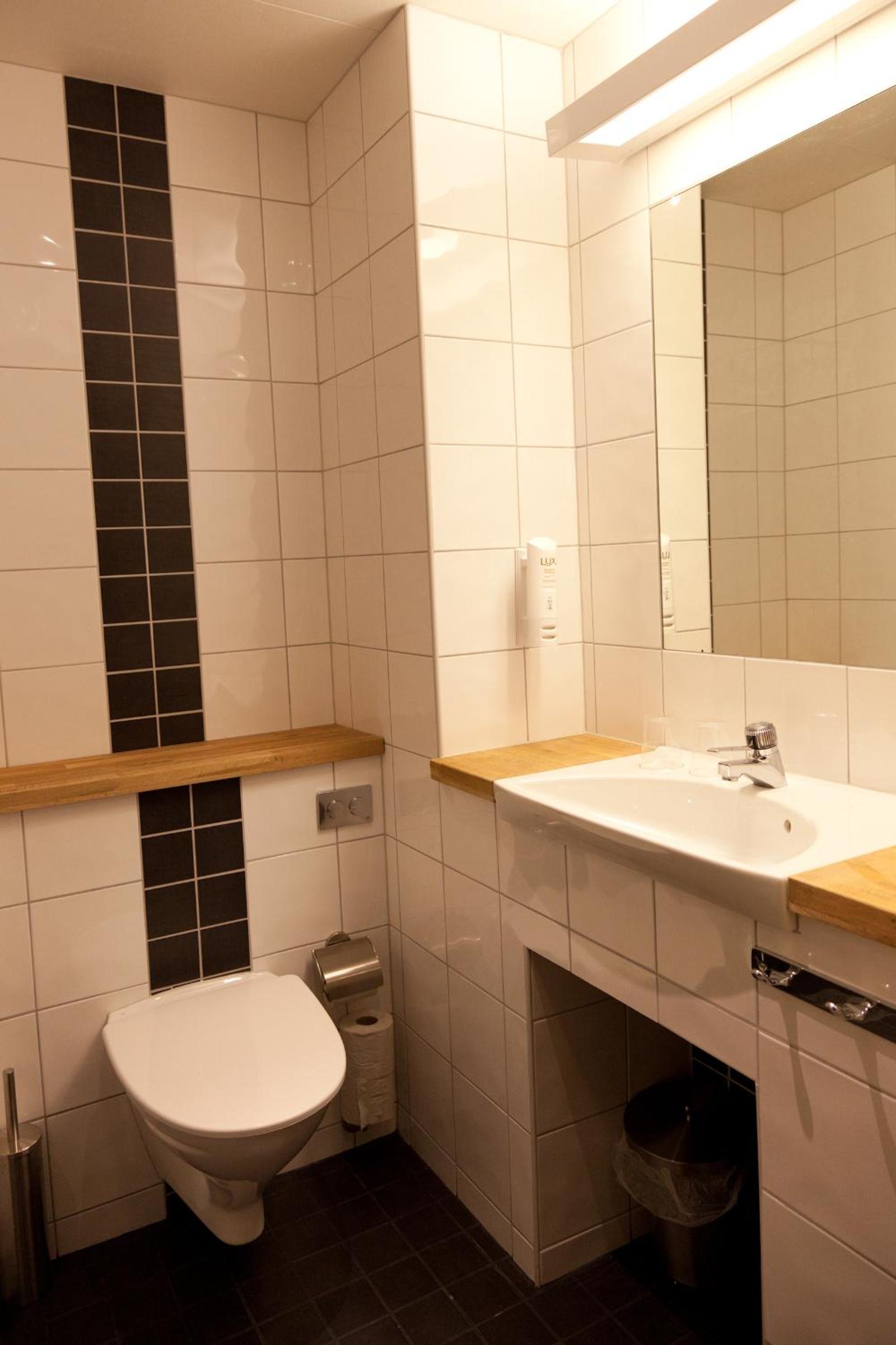 Twin Room - Photo 8