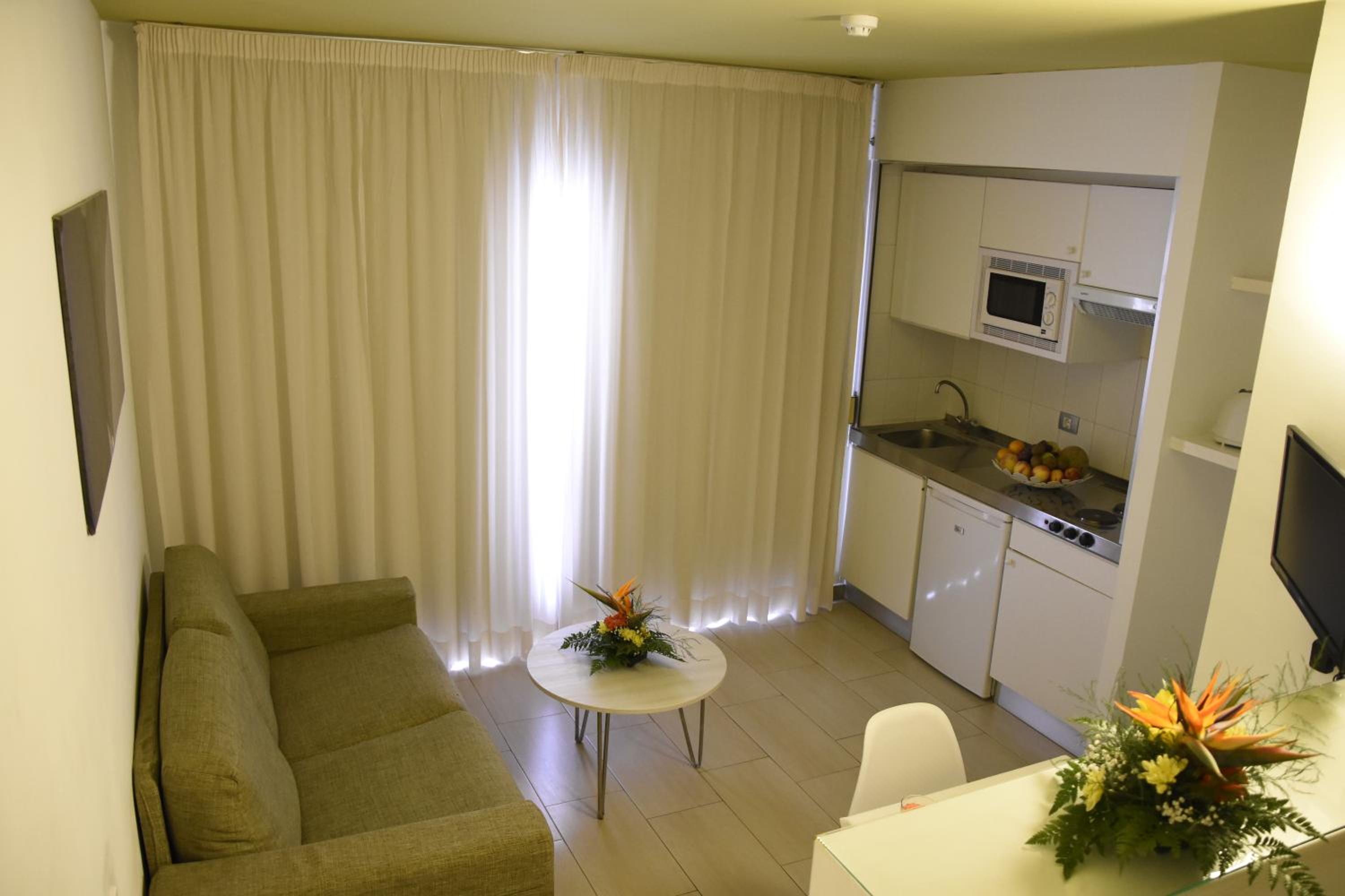 Superior Studio with Balcony (2 Adults) - Photo 18