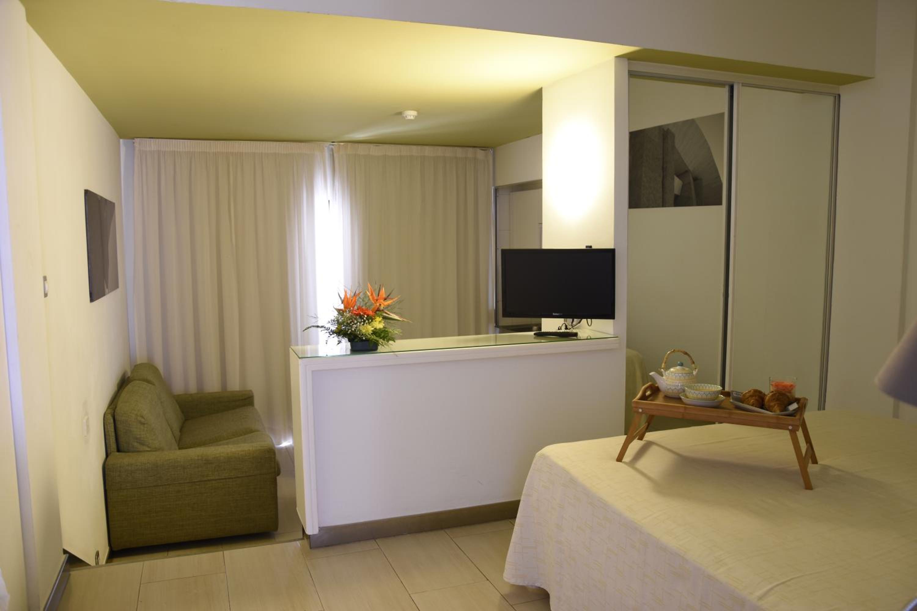 Superior Studio with Balcony (2 Adults) - Photo 15