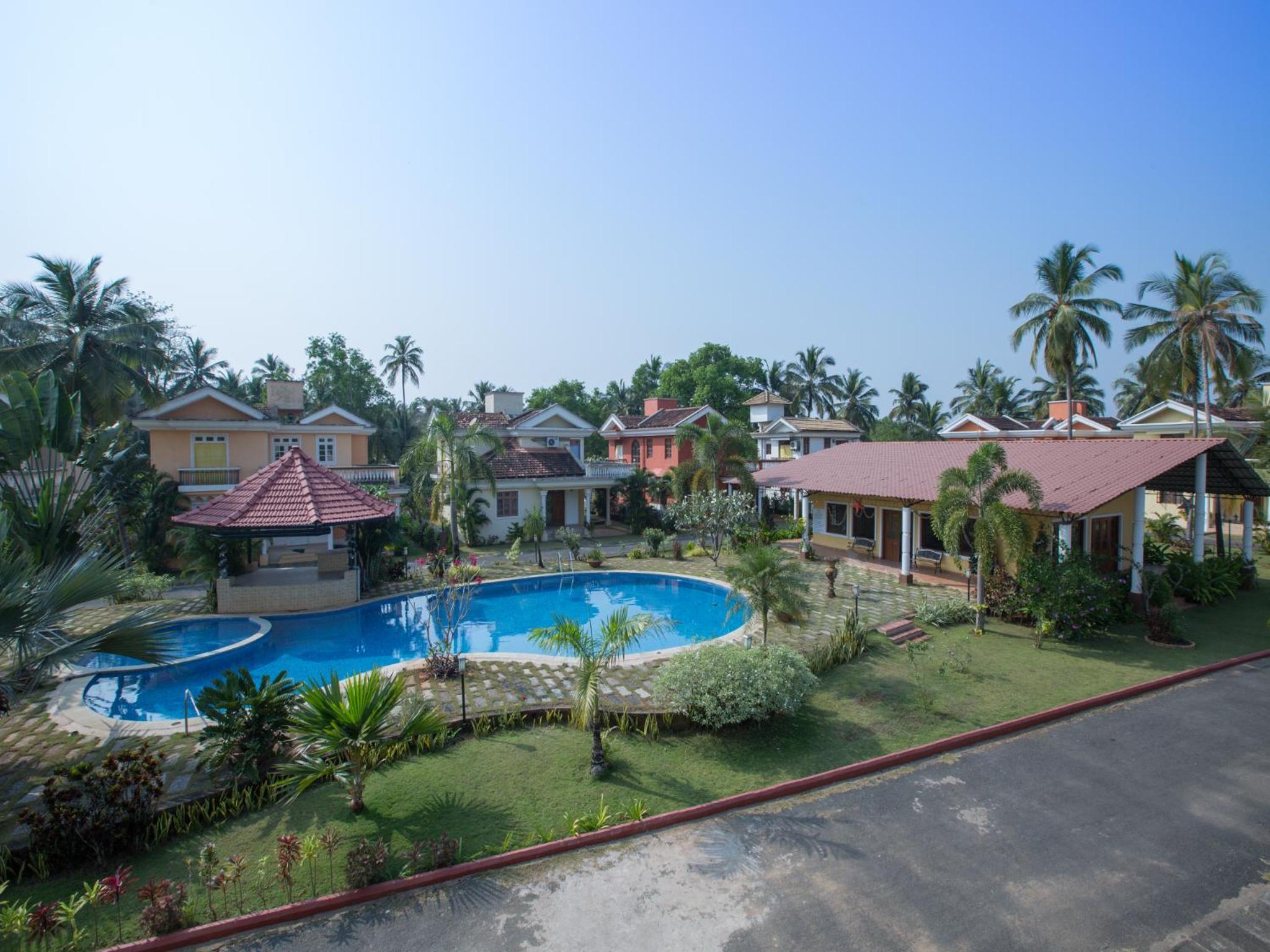 Three-Bedroom Villa - Photo 2
