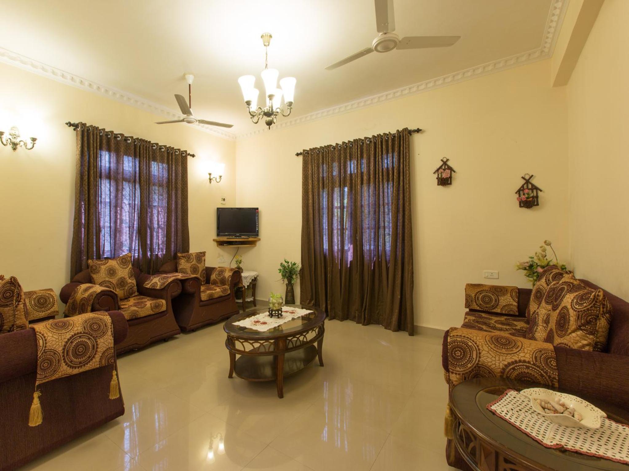 Three-Bedroom Villa - Photo 4