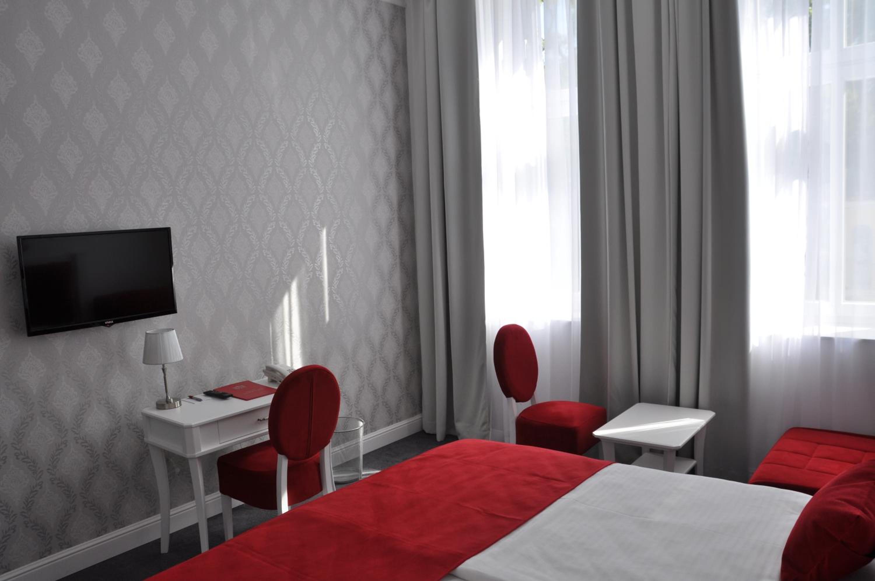 Double or Twin Room with Extra Bed - Photo 5