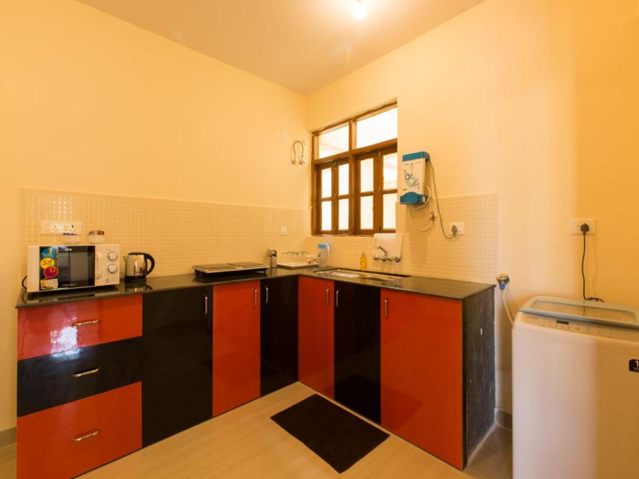 One-Bedroom Apartment - Photo 2