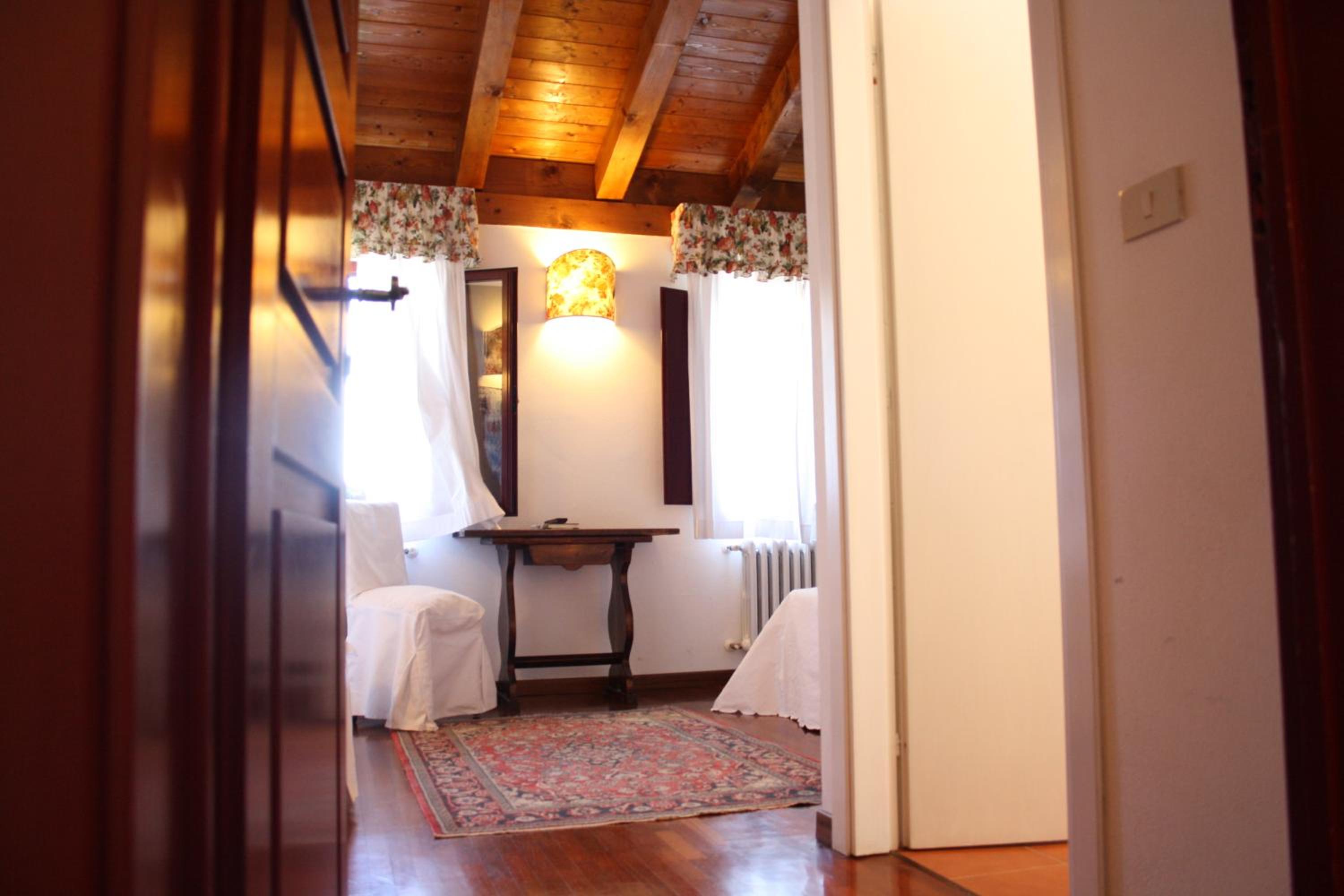 Double or Twin Room photo 1