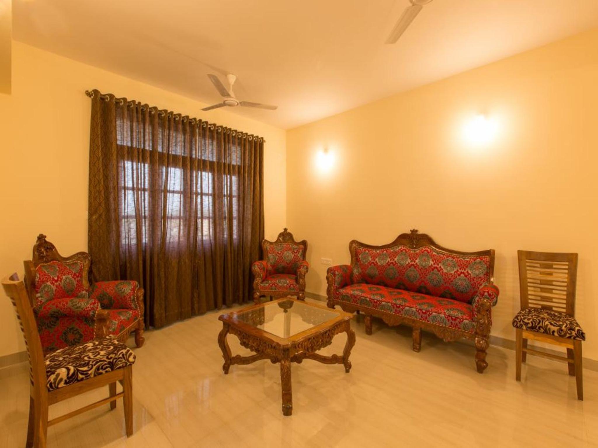 One-Bedroom Apartment - Photo 4