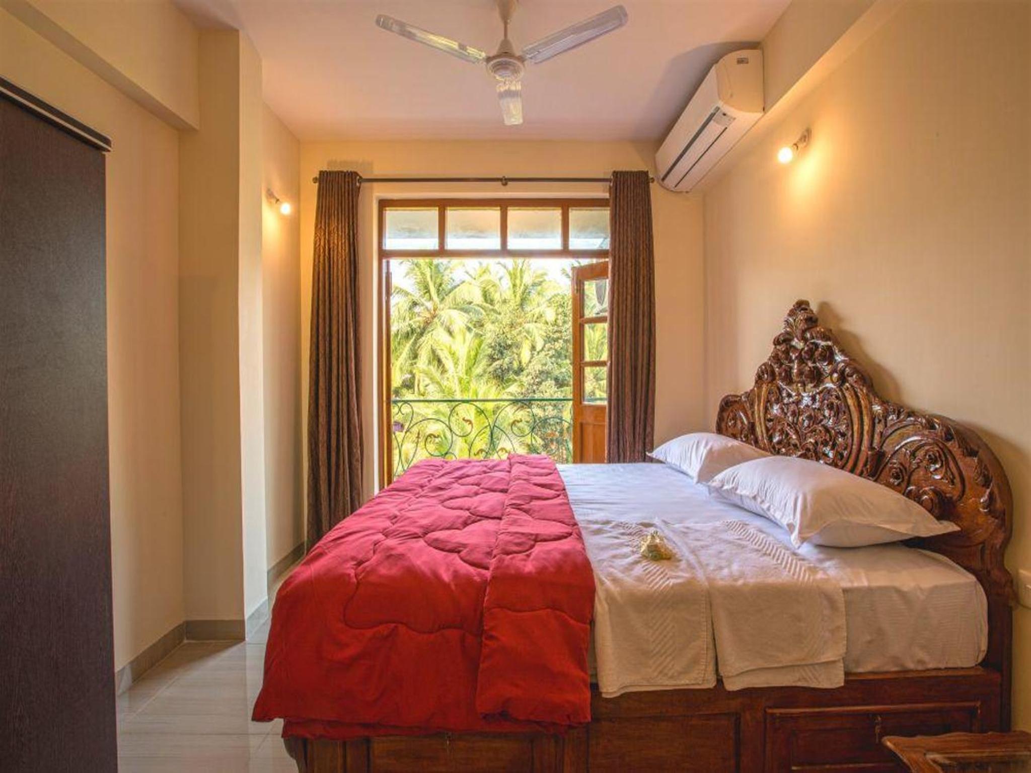One-Bedroom Apartment - Photo 1