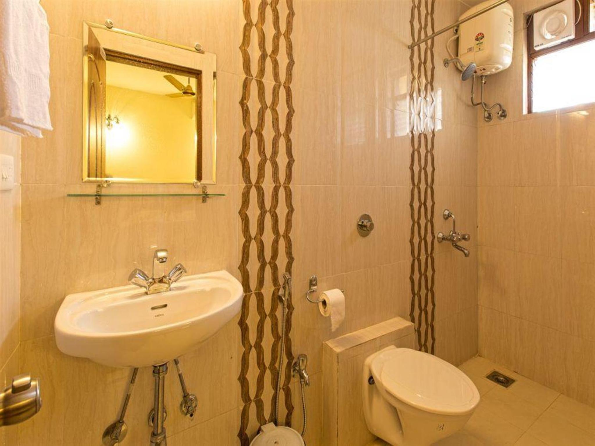 One-Bedroom Apartment - Photo 3