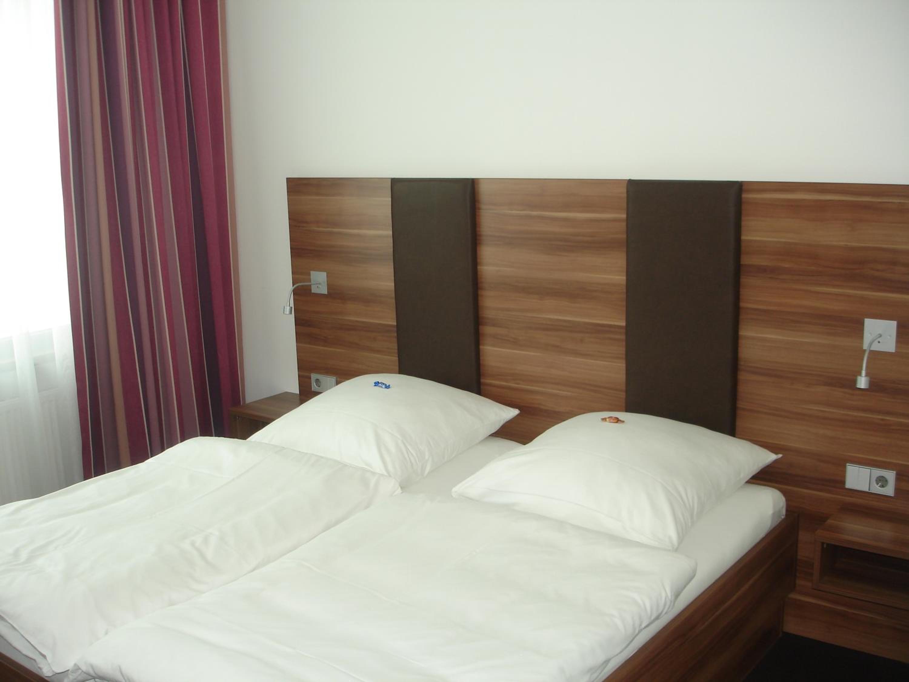 Double or Twin Room - Photo 1