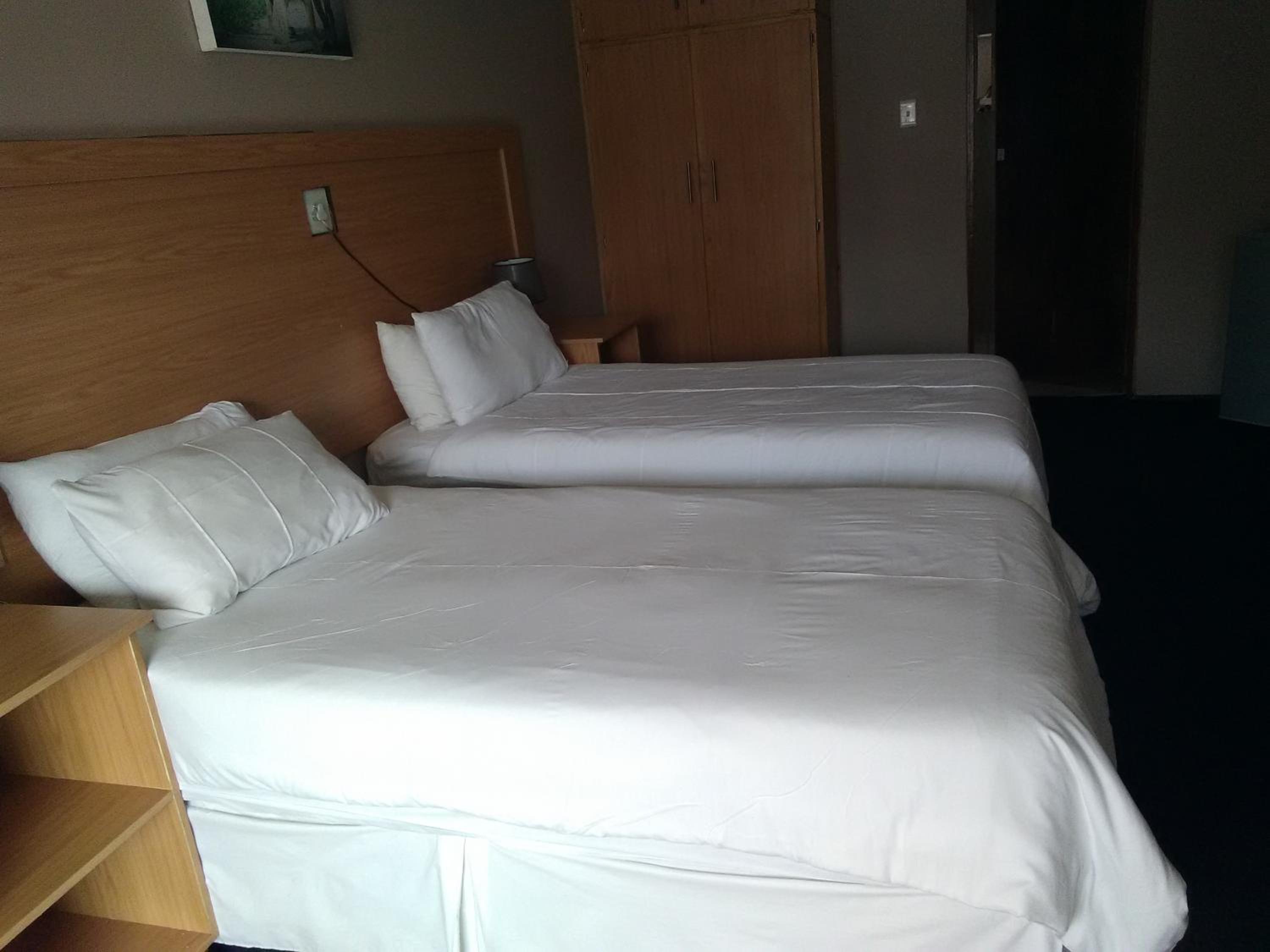Executive Suite - Photo 1