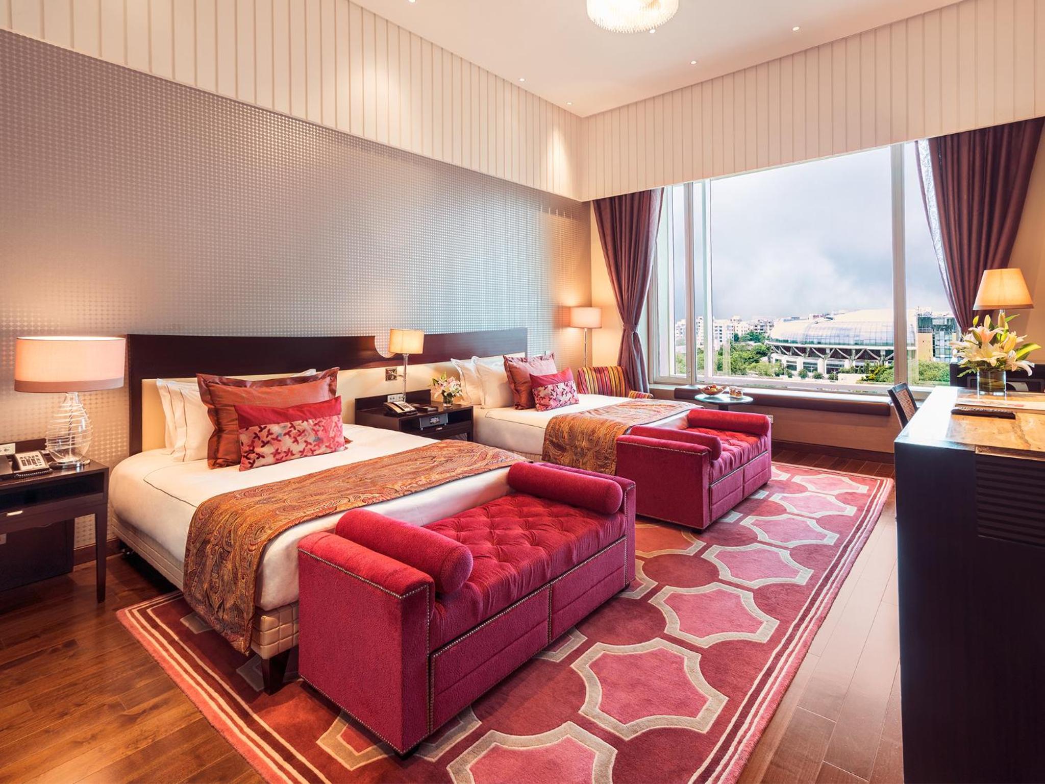 Taj Club Room City View Twin Bed with Breakfast, High-Tea and Evening Cocktail Hours - Photo 1