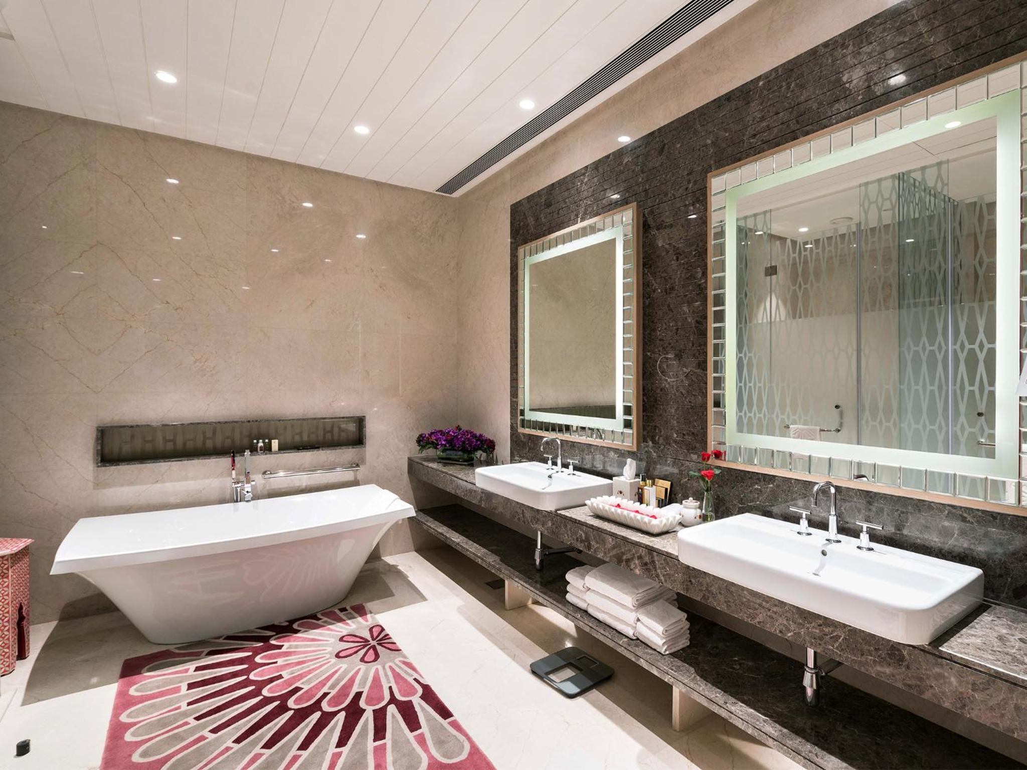Junior Suite with Breakfast, One way Airport Transfers, Evening Cocktail Hours and High Tea Junior Suite with Breakfast, One way Airport Transfers, Evening Cocktail Hours and High Tea