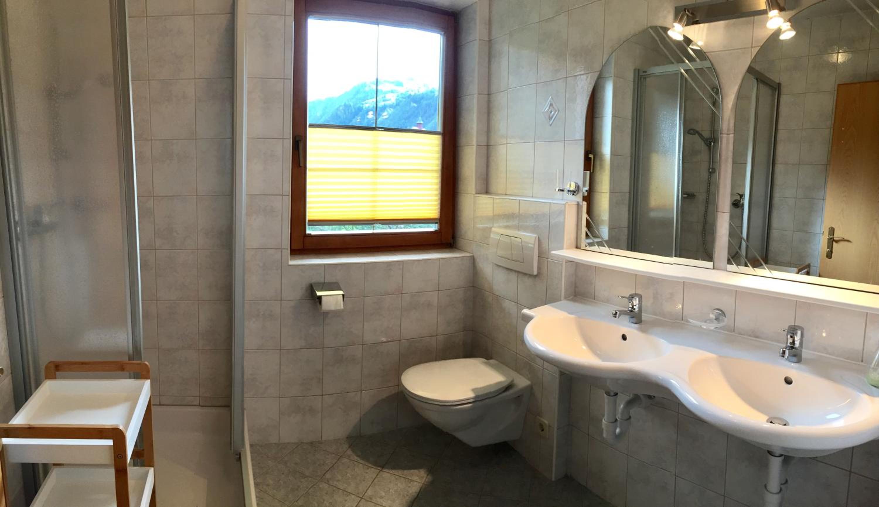 Three-Bedroom Apartment With Balcony photo 2