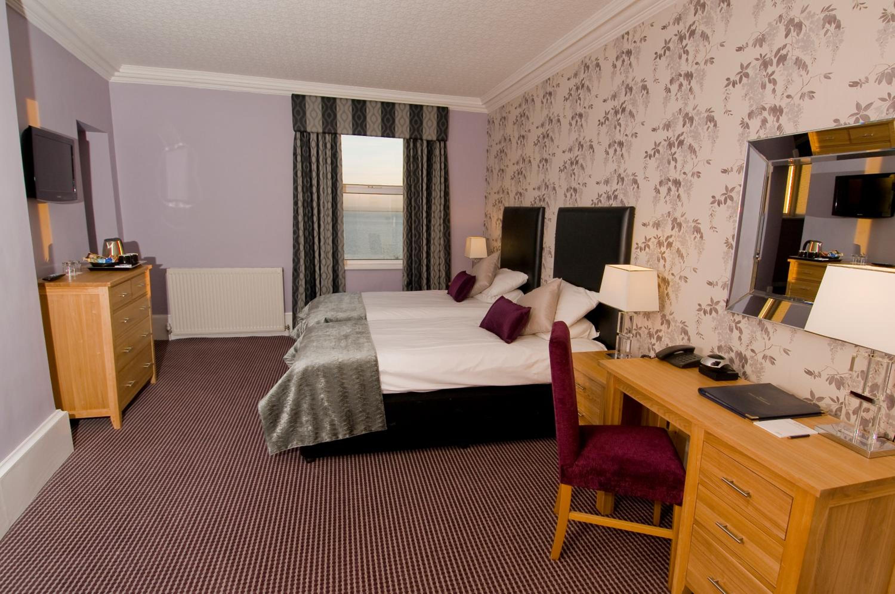 Standard Twin Room - Photo 1