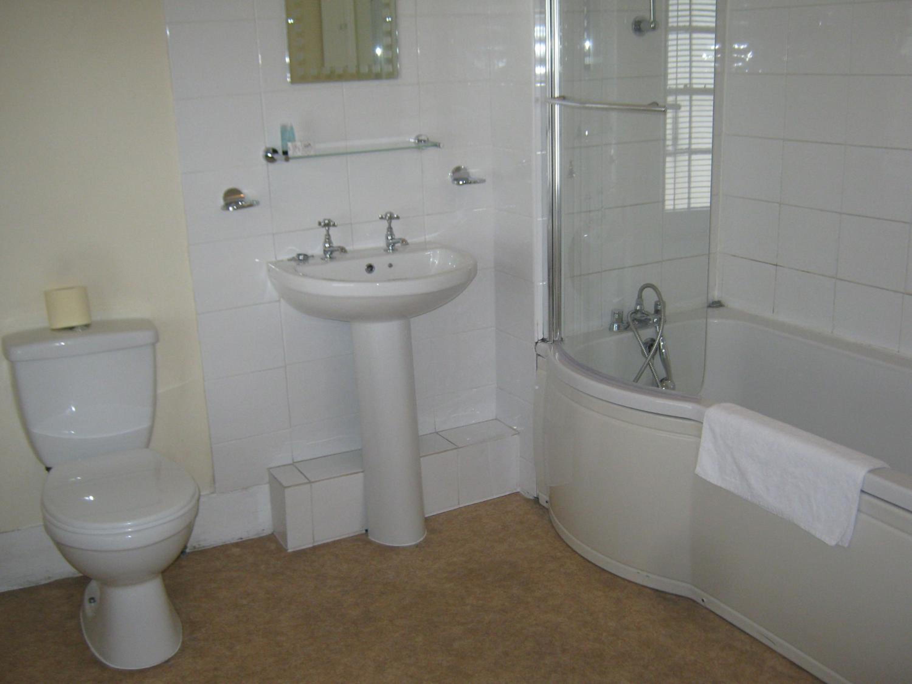 Double Room with Private Bathroom - Photo 3