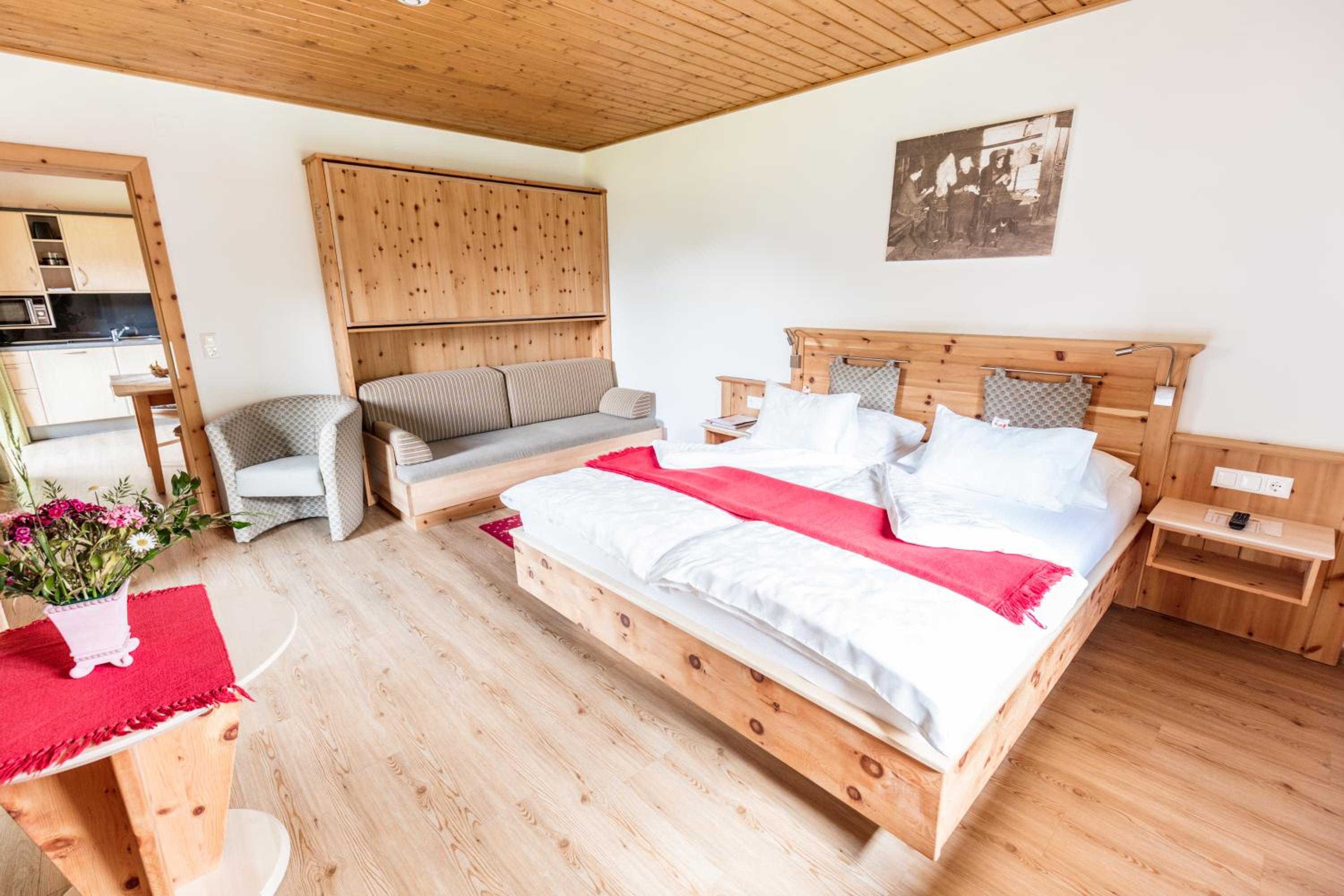One-Bedroom Apartment with Balcony photo 1