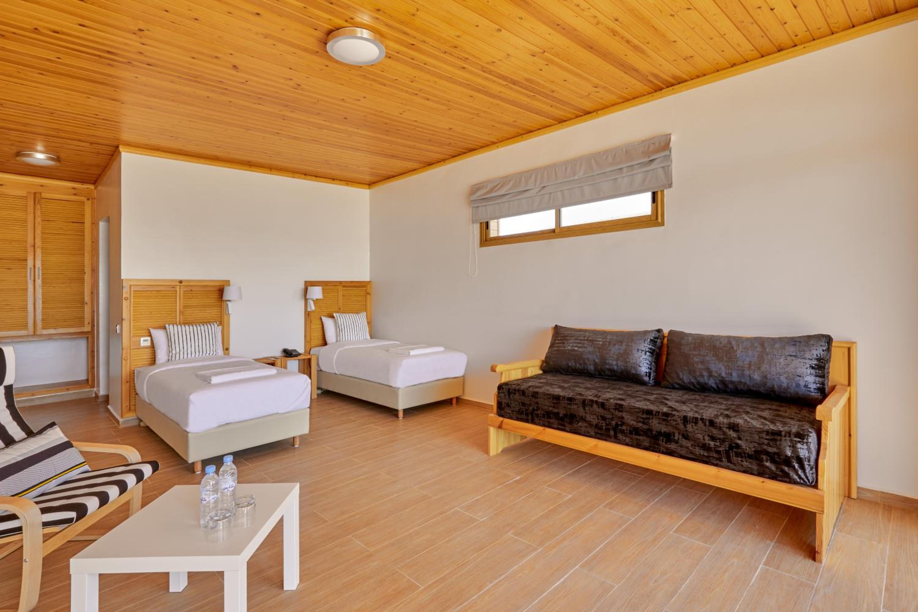 Deluxe Bungalow with Garden View photo 2