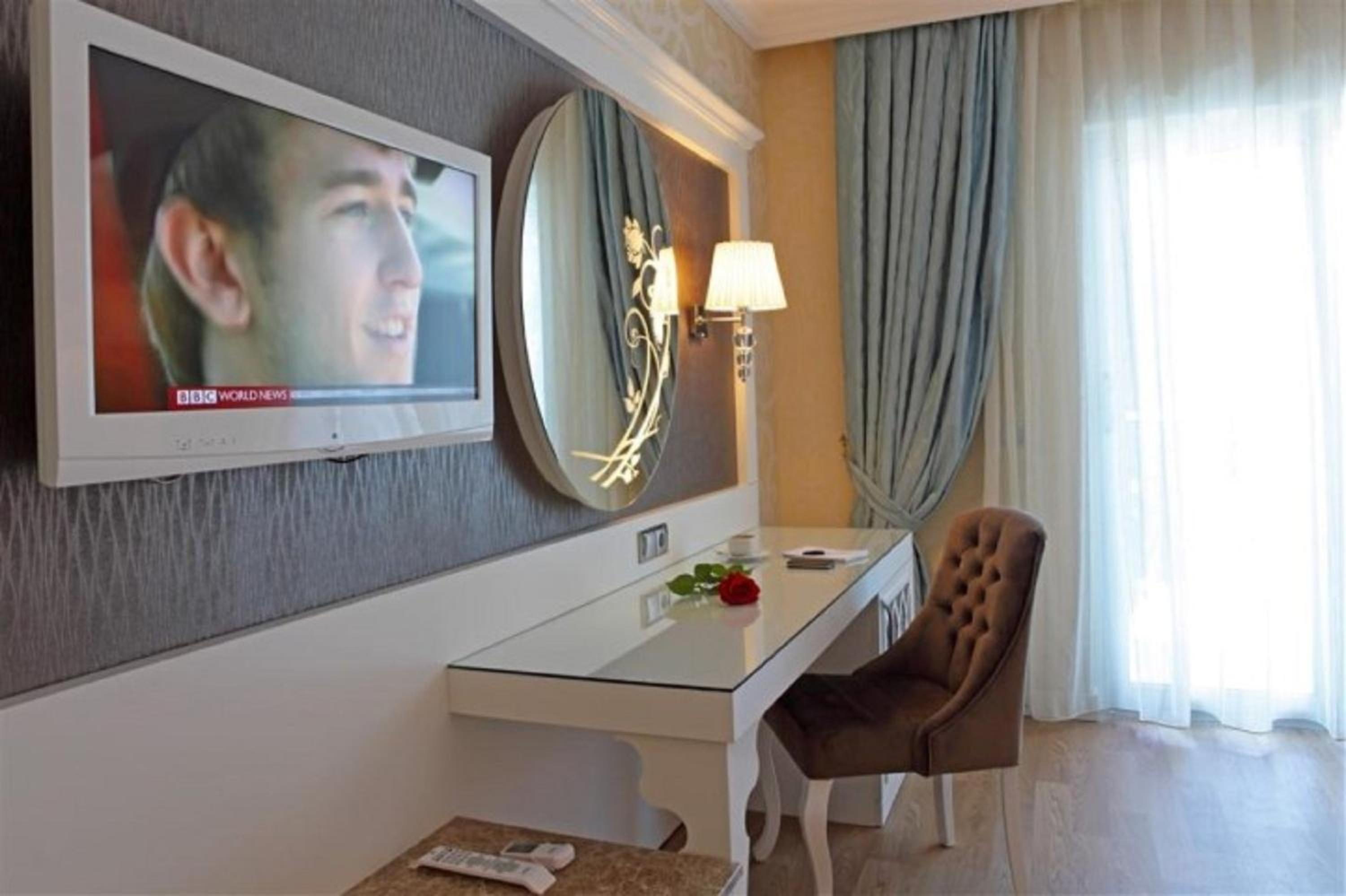 Land view room - Photo 9