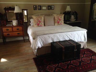 Deluxe King Room photo 1