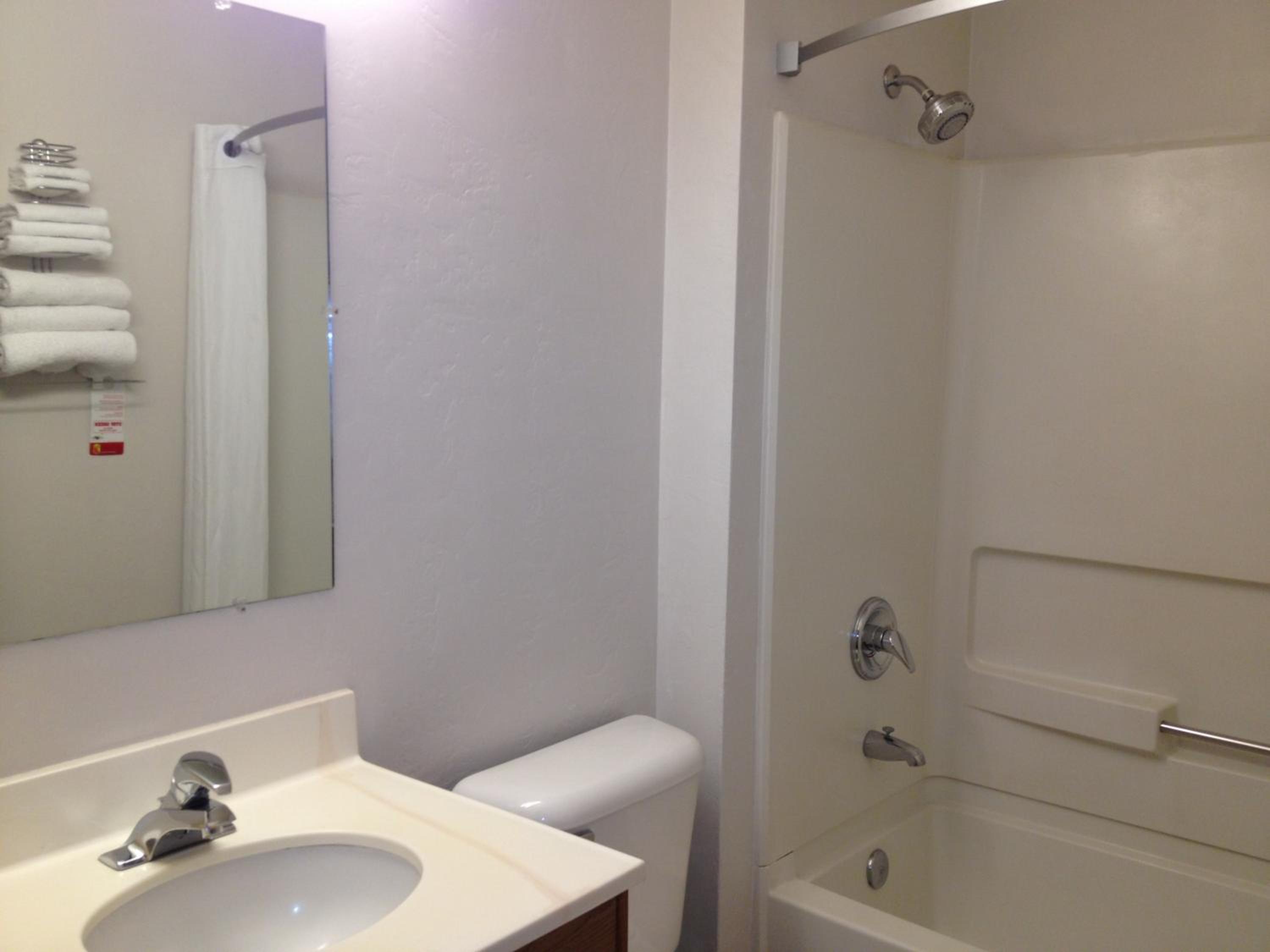King Room - Non-Smoking photo 2