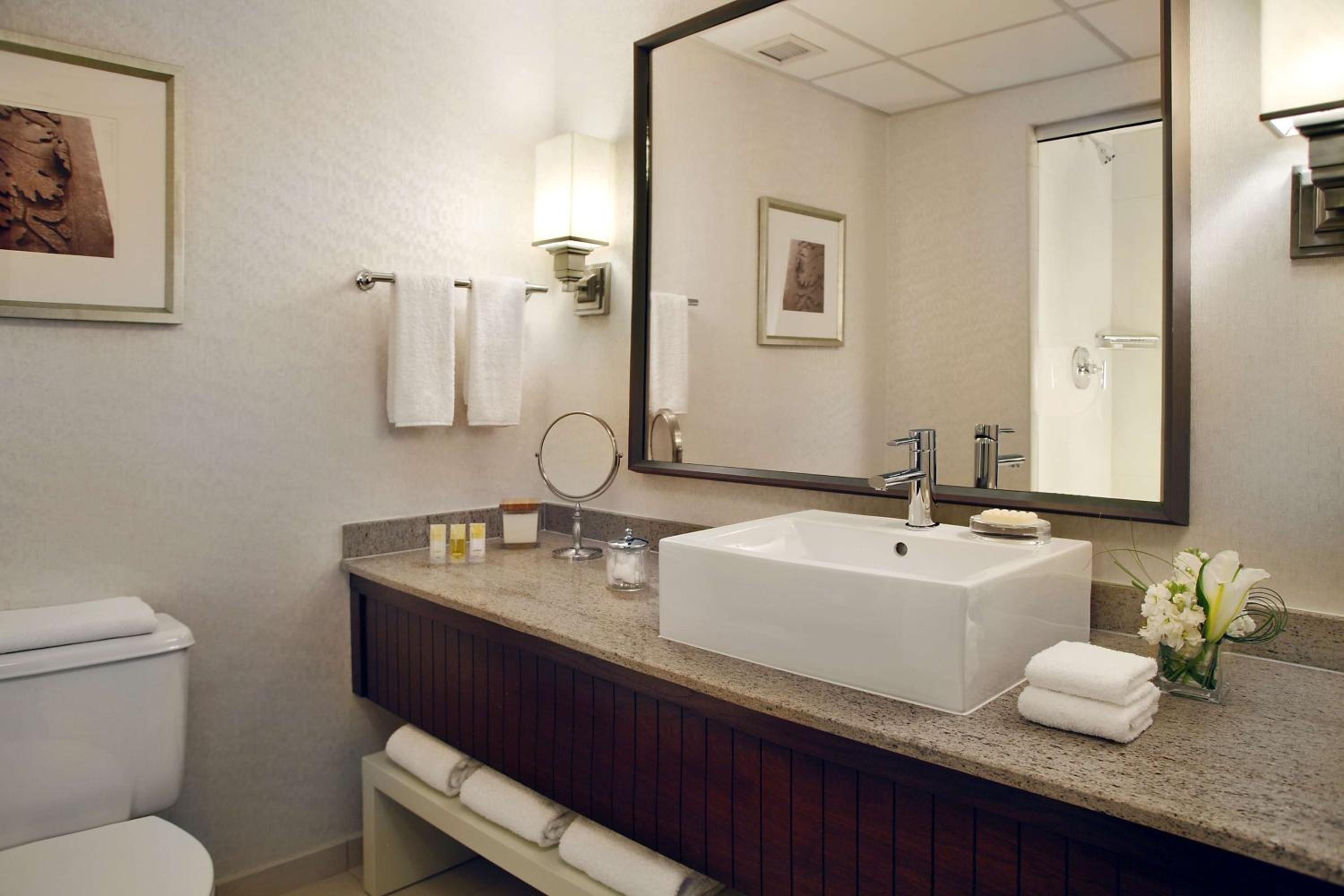 Double Room with Two Double Beds and View - Photo 4